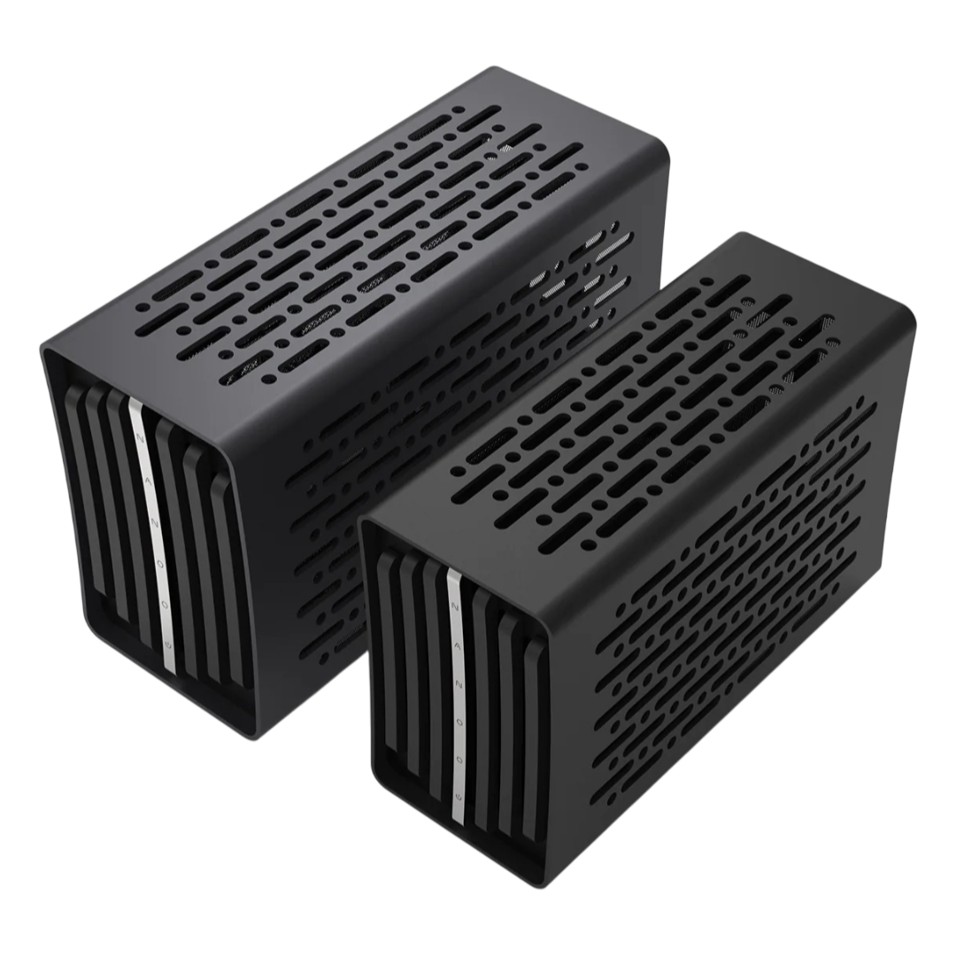 nanoq s and r models side by side