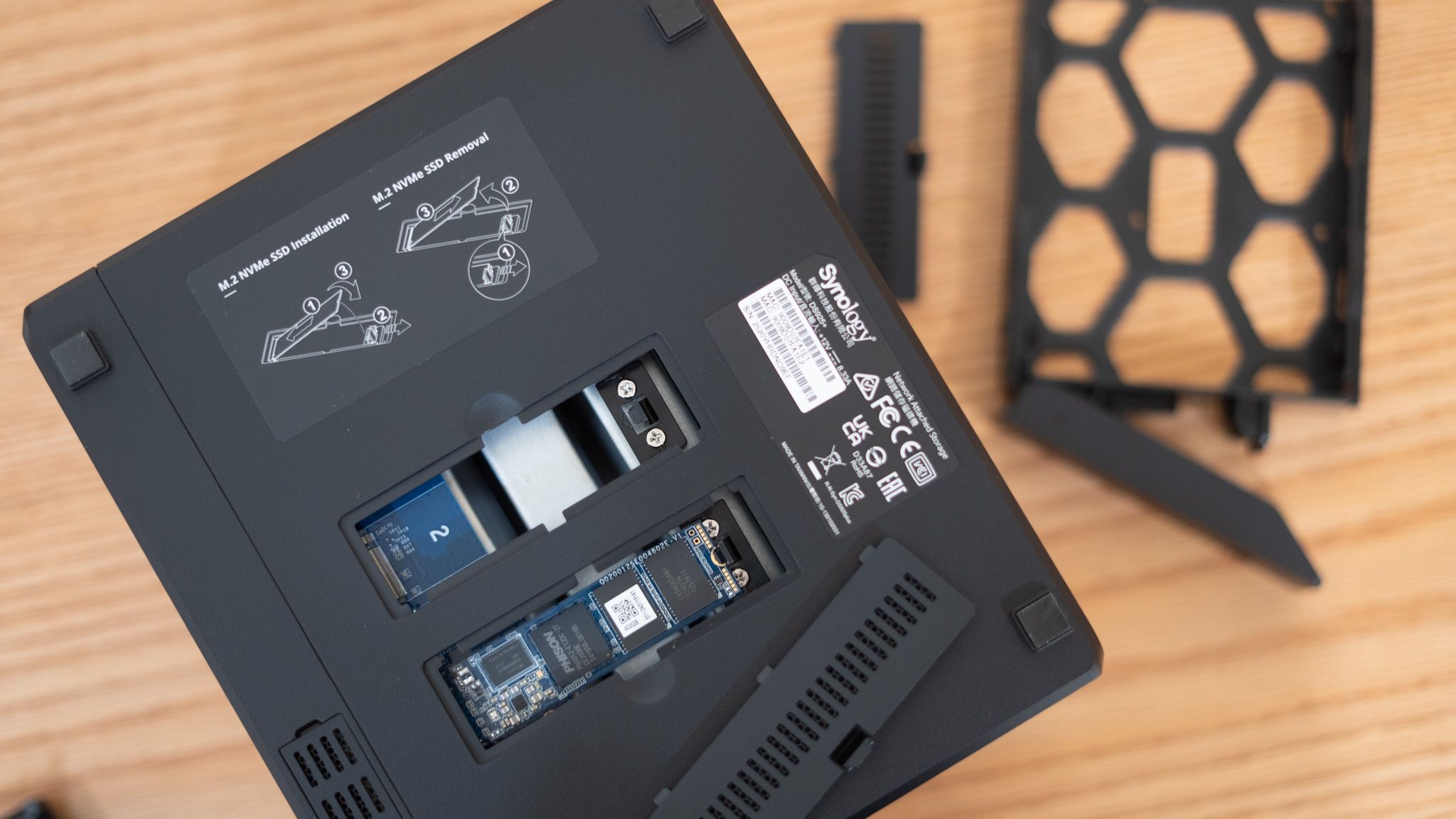 Synology DS925-Plus-nvme slots