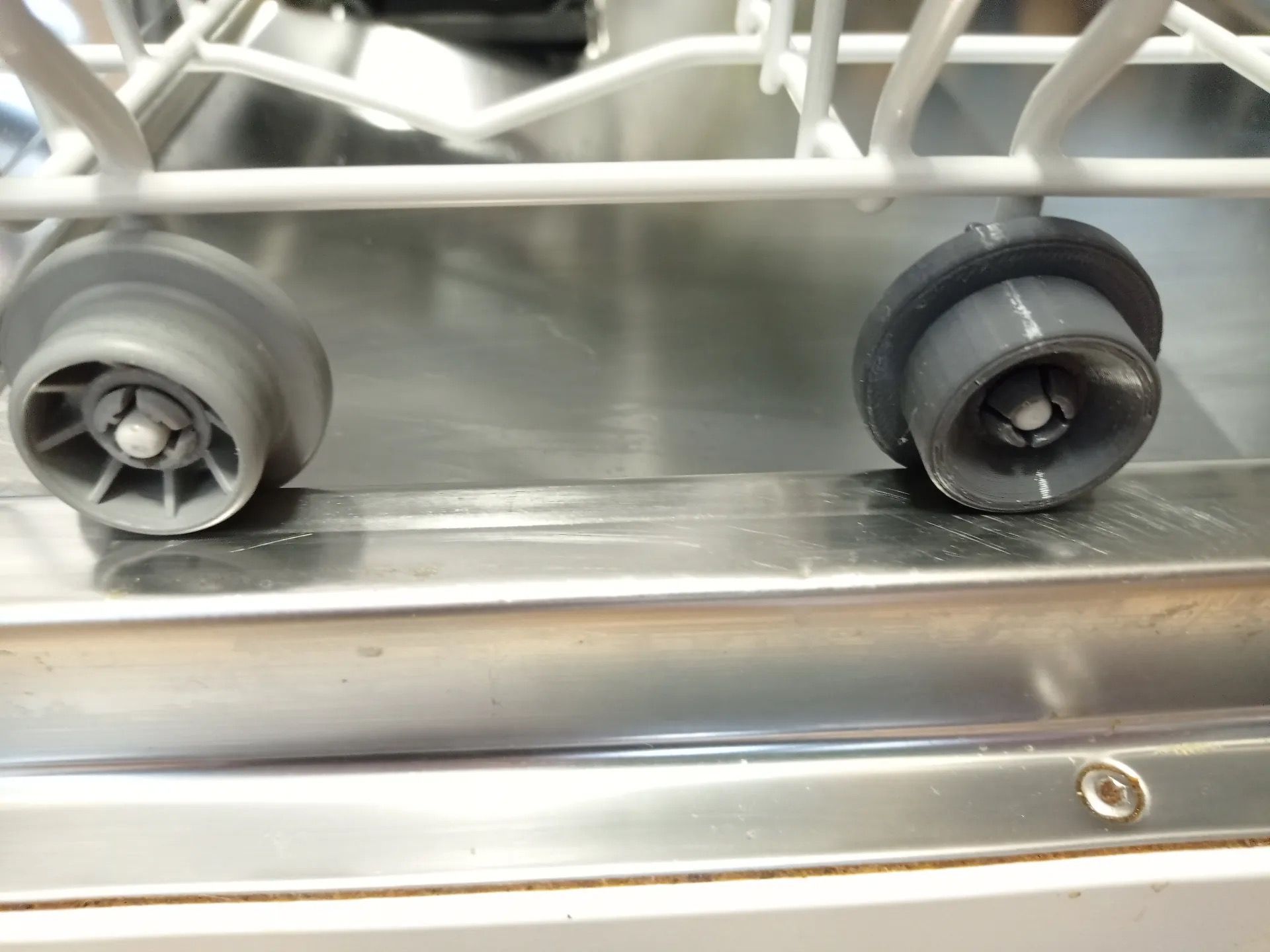 Dishwasher Wheel by Raphaelz