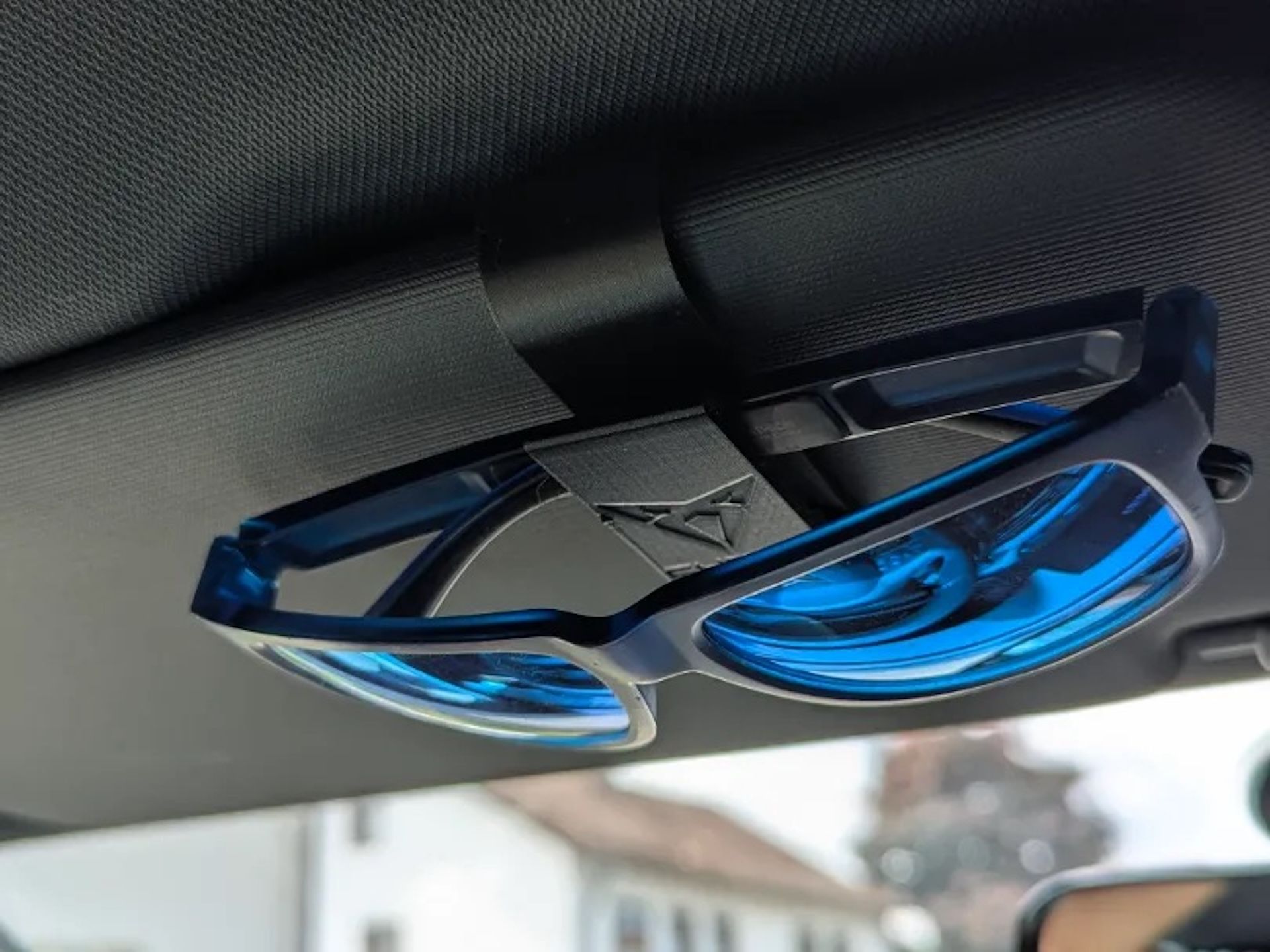 Simple sunglass clip for sun visor by Dennis Horn