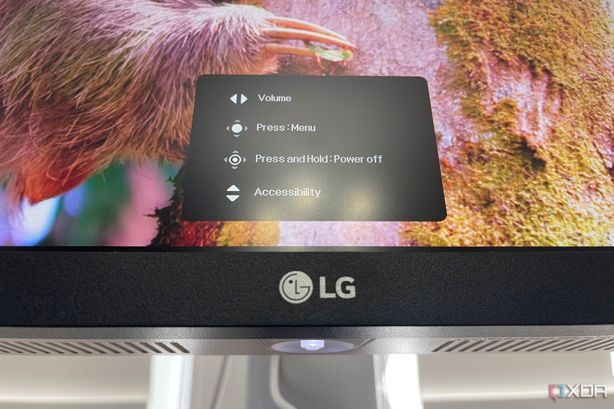LG UltraFine 32UN650W Joystick Controls