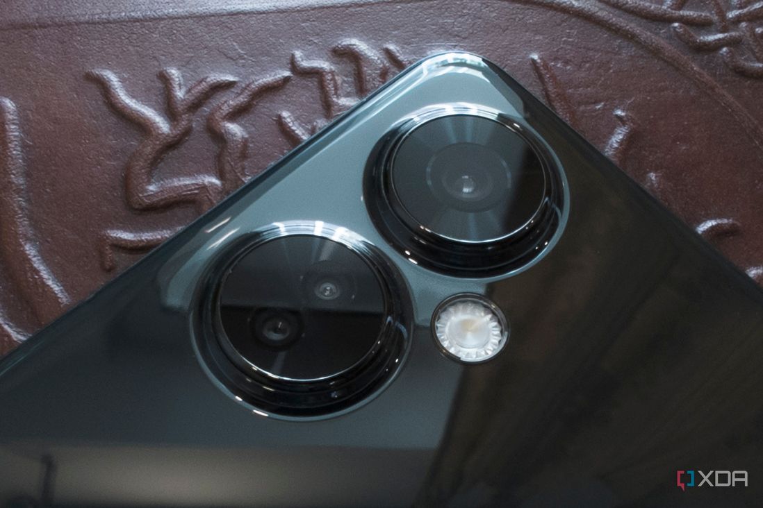 OnePlus Nord CE 3 Lite close up of cameras.