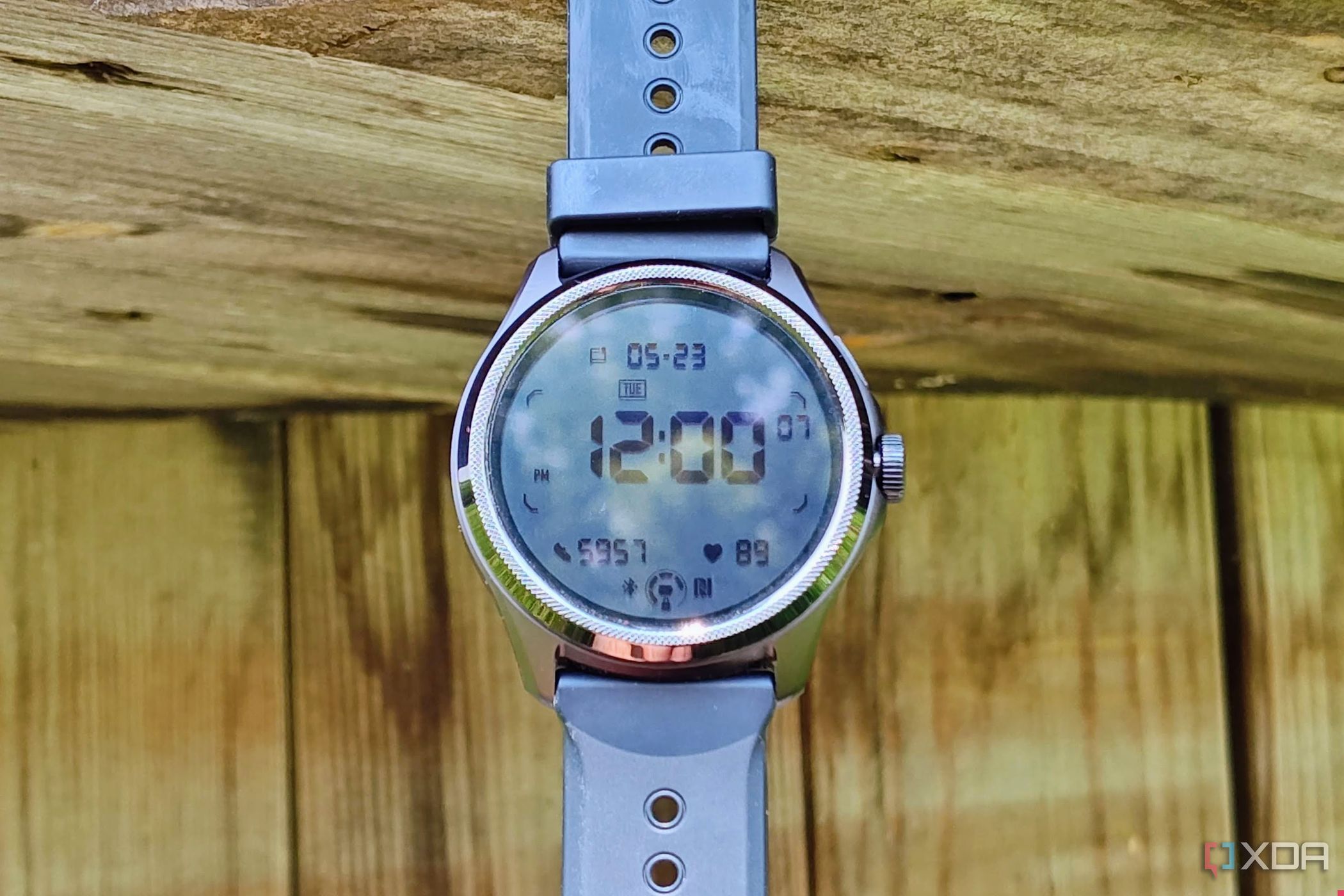 Mobvoi TicWatch Pro 5 shows the secondary screen
