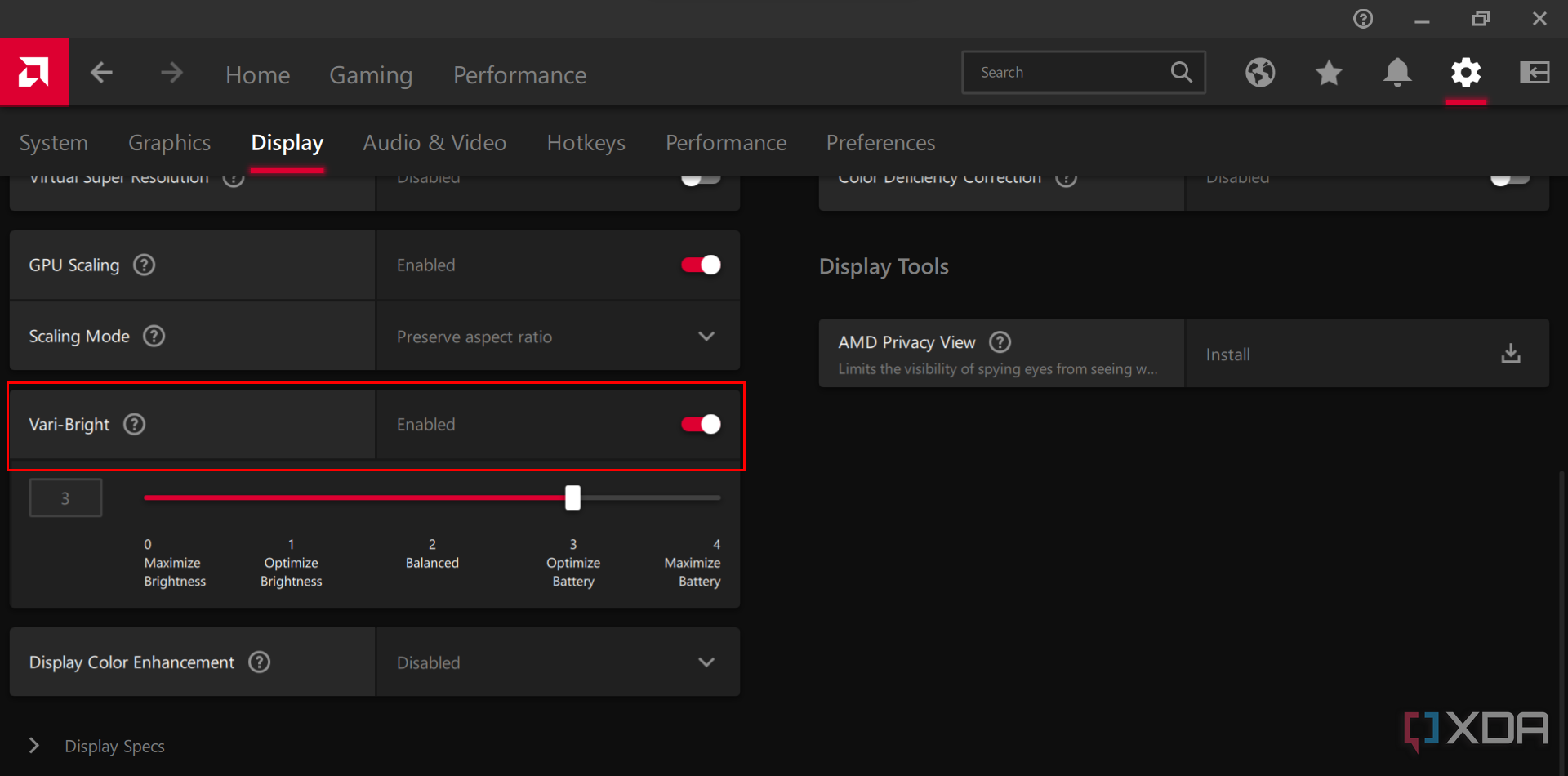 Captura de pantalla de la configuración de pantalla en el software AMD, con la configuración Vari-bright resaltada