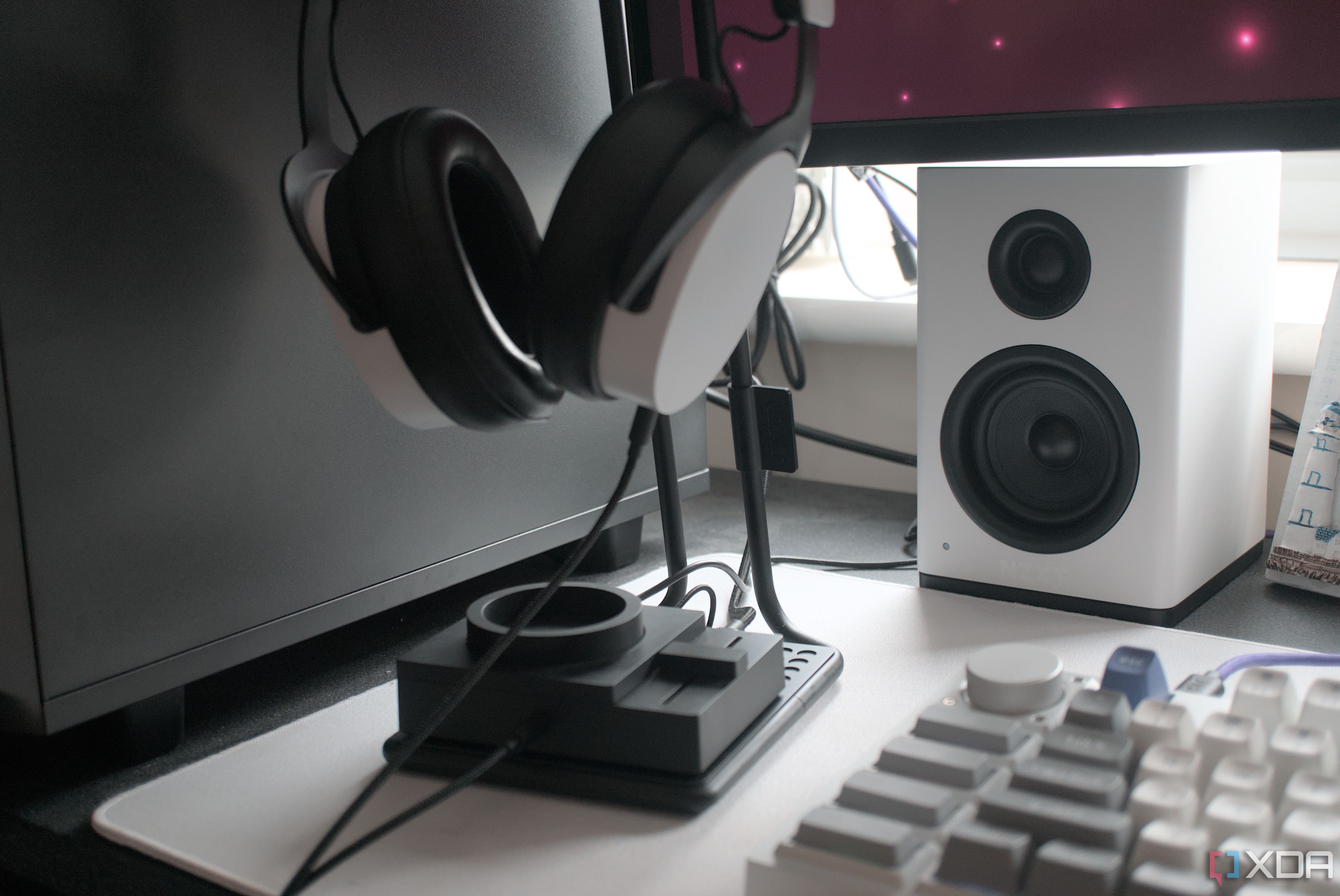 NZXT Relay HEadset and Speaker