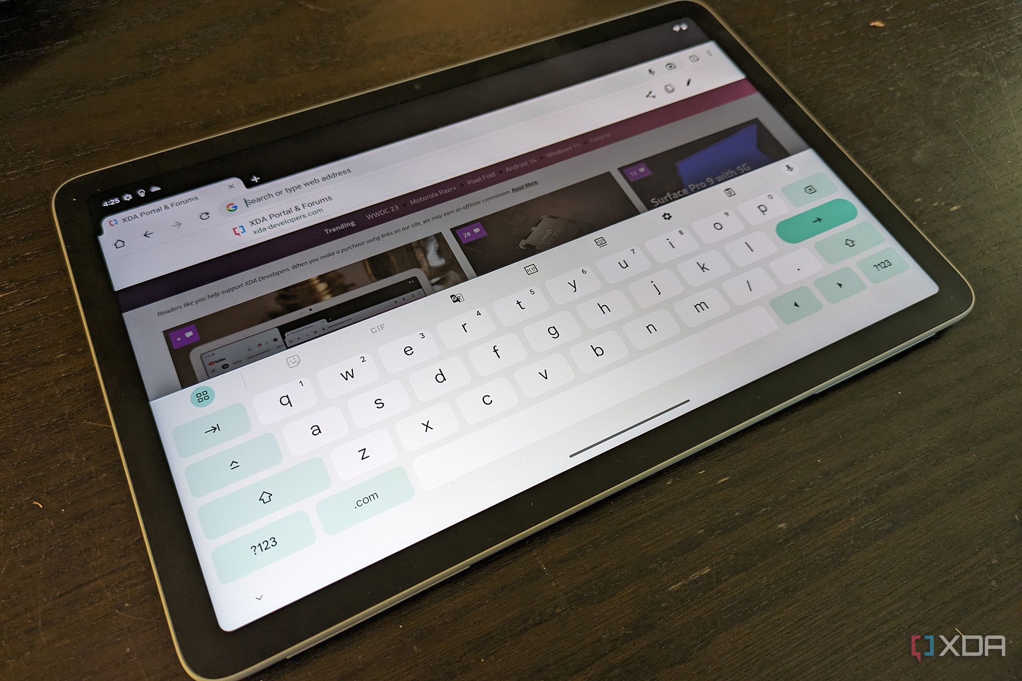 Does the Google Pixel Tablet work with a keyboard?