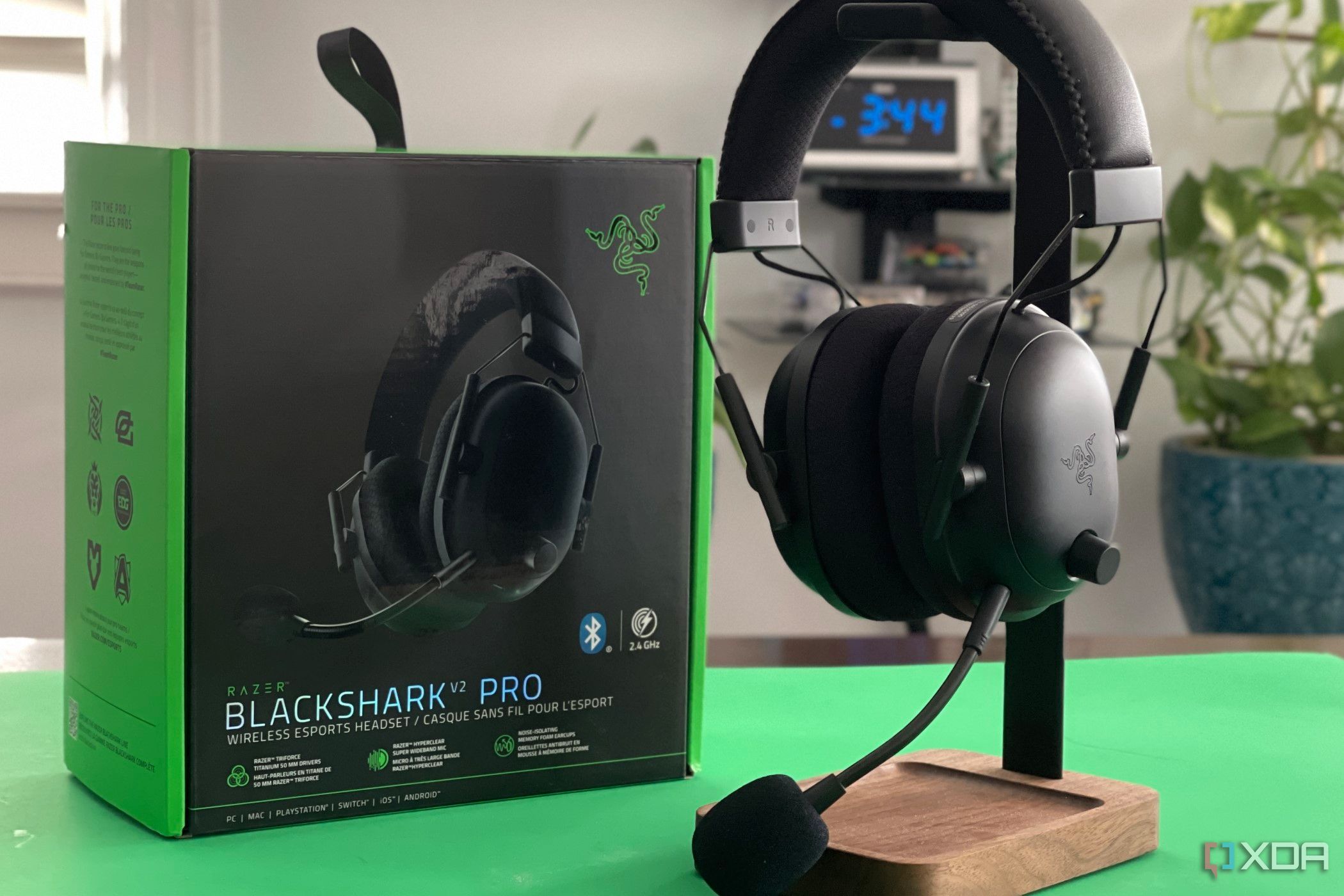 Razer's New BlackShark V2 Pro Headset Boasts Clear Audio, Multi-Day Battery  Life