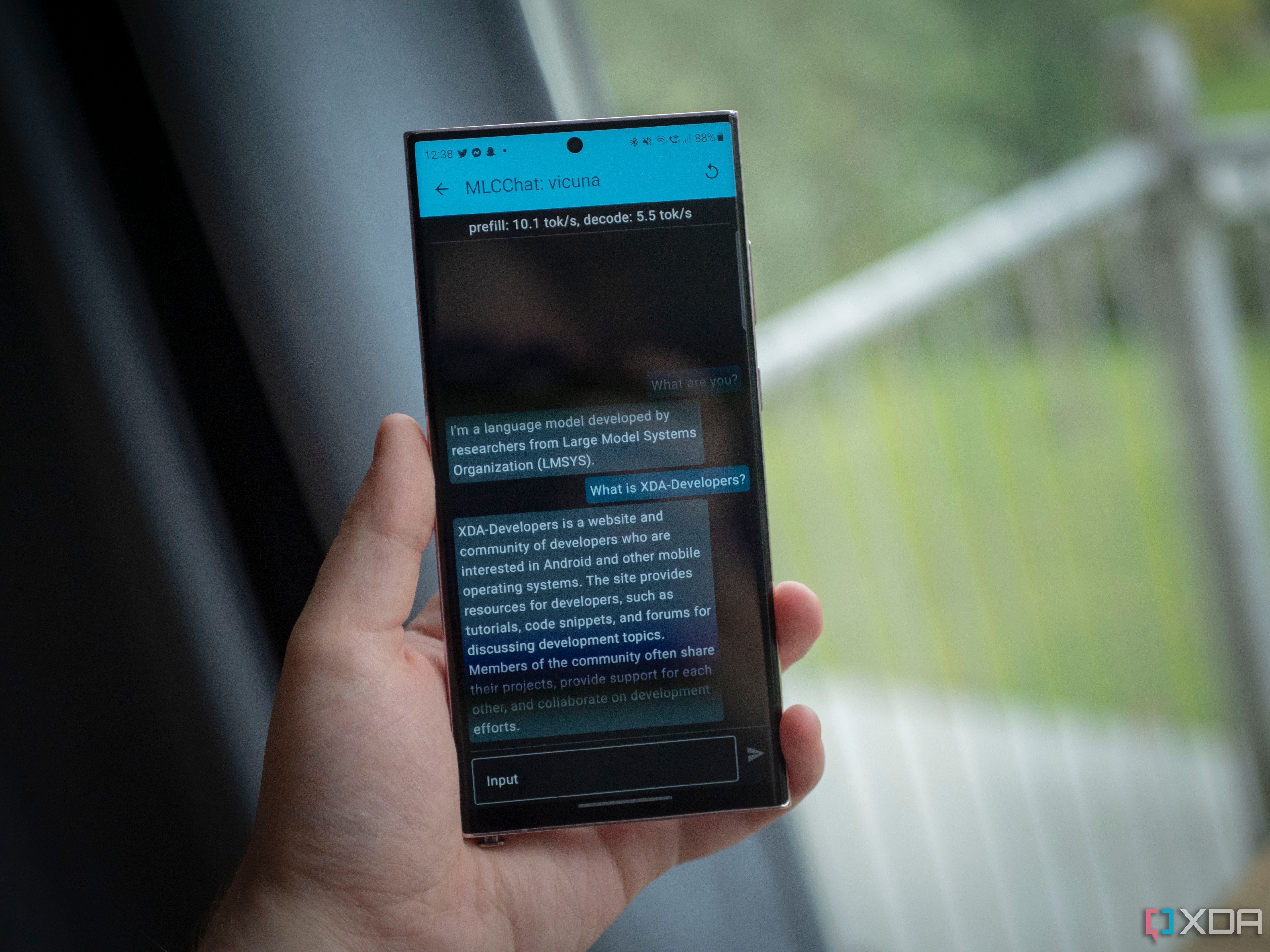 Модель «Викуна-7Б», работающая на Samsung Galaxy  S23 Ultra, демонстрирующий мощь искусственного интеллекта на устройстве