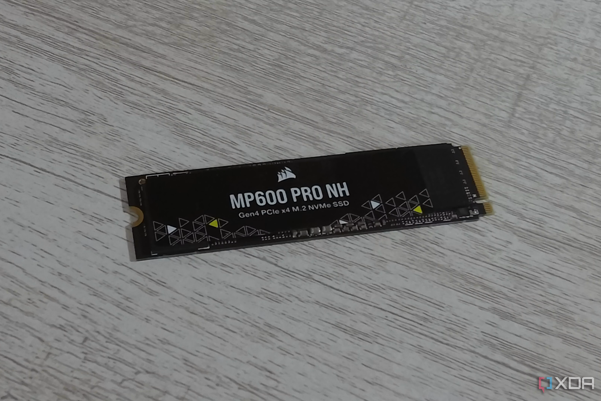 CORSAIR MP600 PRO LPX 1TB Internal SSD PCIe Gen 4 x4 NVMe with