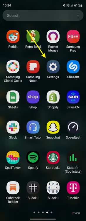 Screenshot of the app drawer on the Galaxy Z Fold 4 with an arrow pointing at the Settings app.