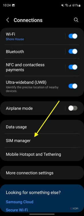 Screenshot of Connections settings on the Galaxy Z Fold 4 with an arrow pointing at the SIM manager option.
