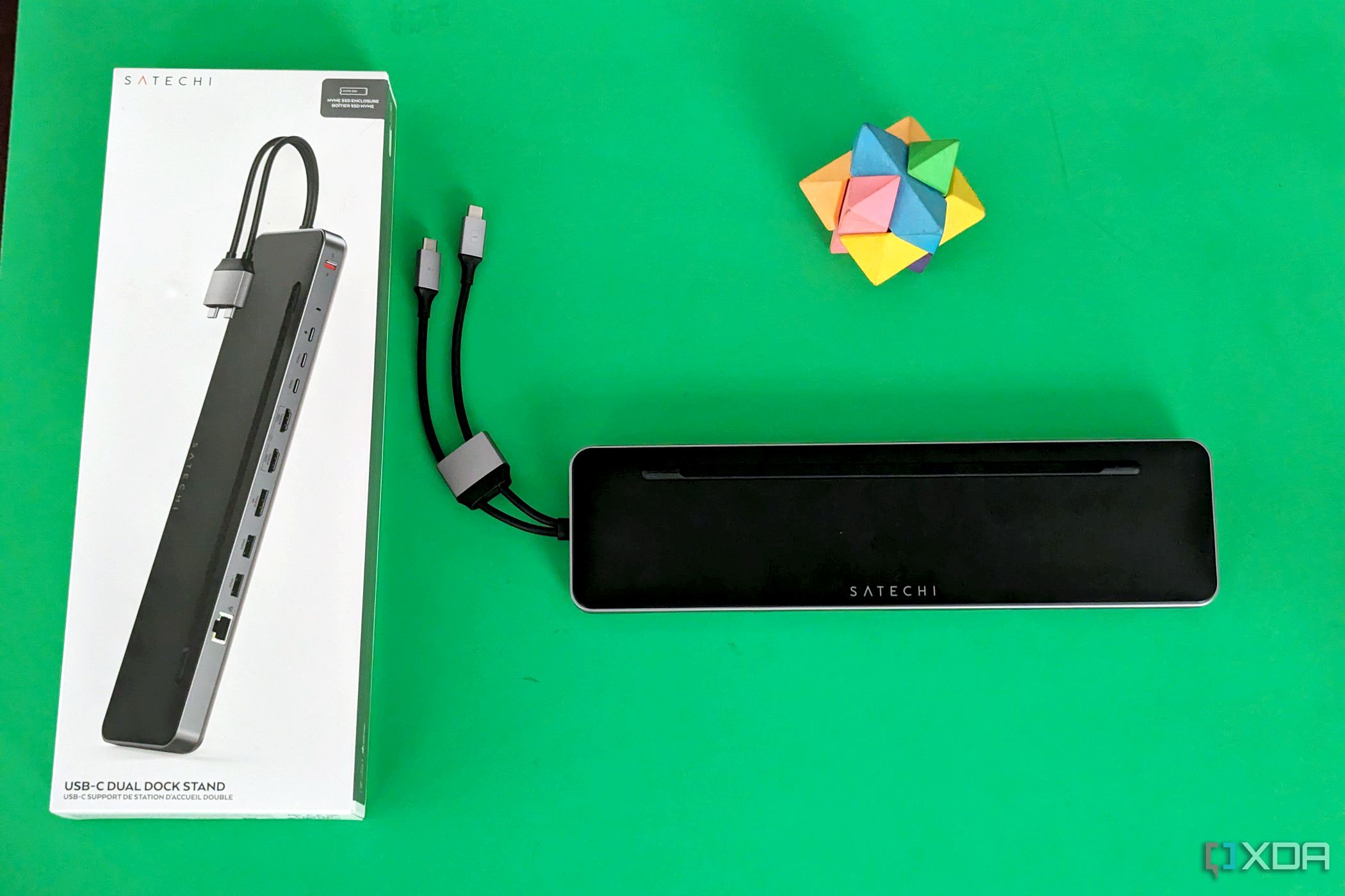 Satechi Dual Dock Stand with a box