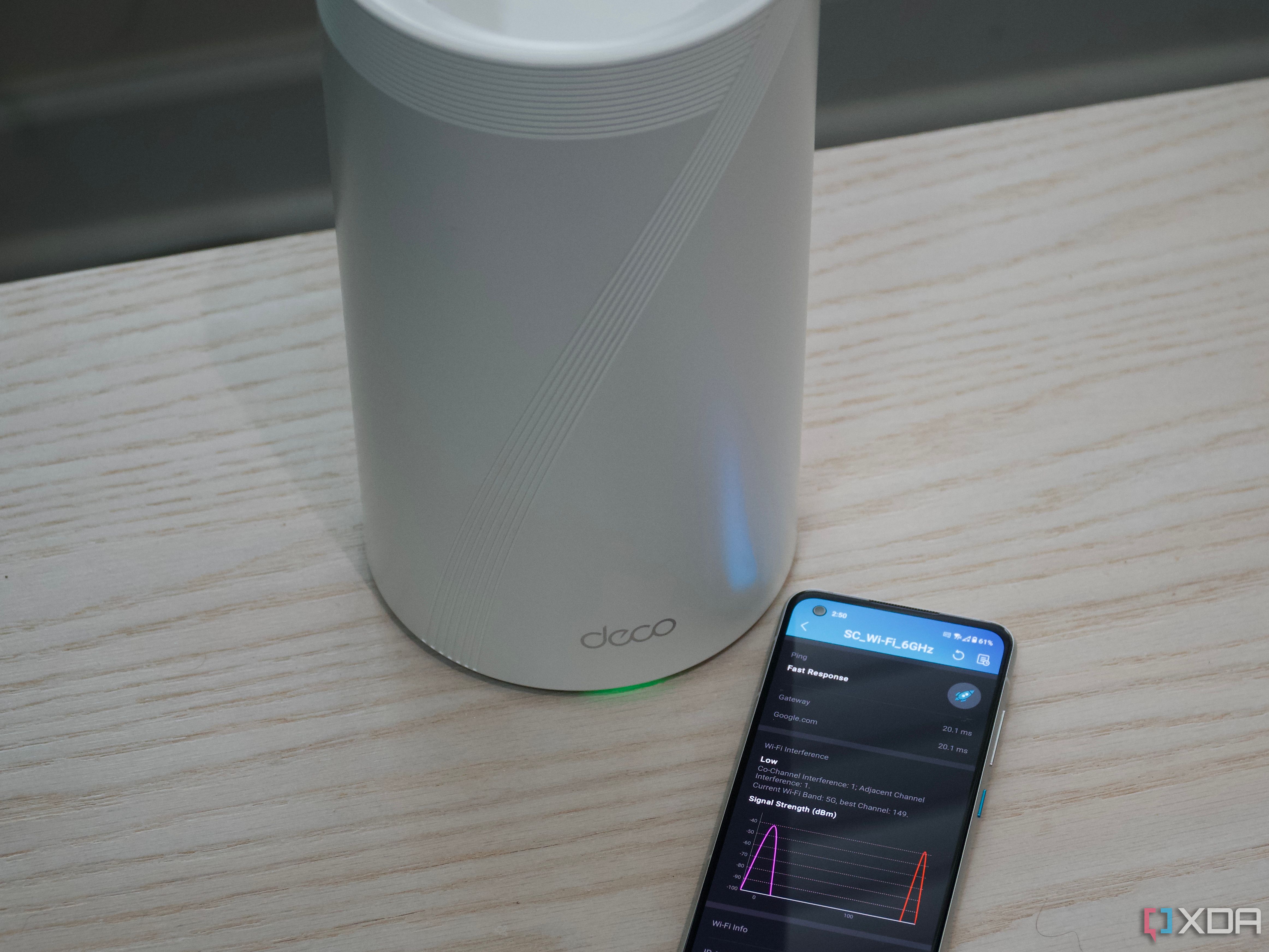 TP-Link Deco BE85 mesh system: An Android phone with the Deco app