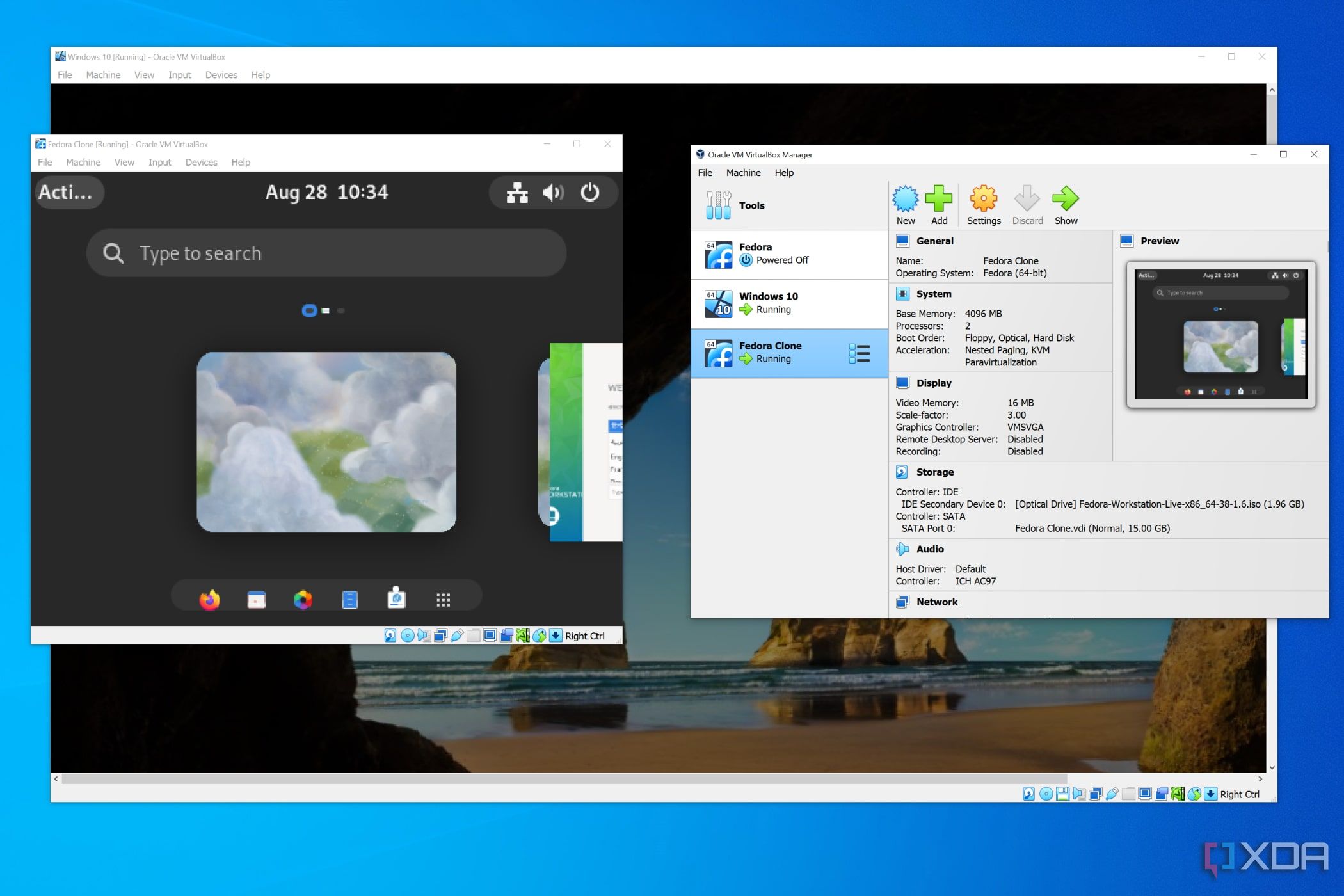 A screenshot of a PC running Windows 10 and Fedora Linux using VirtualBox