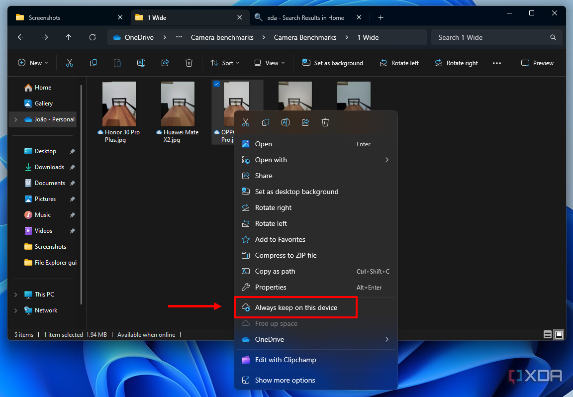 Снимок экрана проводника, на котором отображается папка OneDrive и возможность всегда сохранять файл доступным в автономном режиме.
