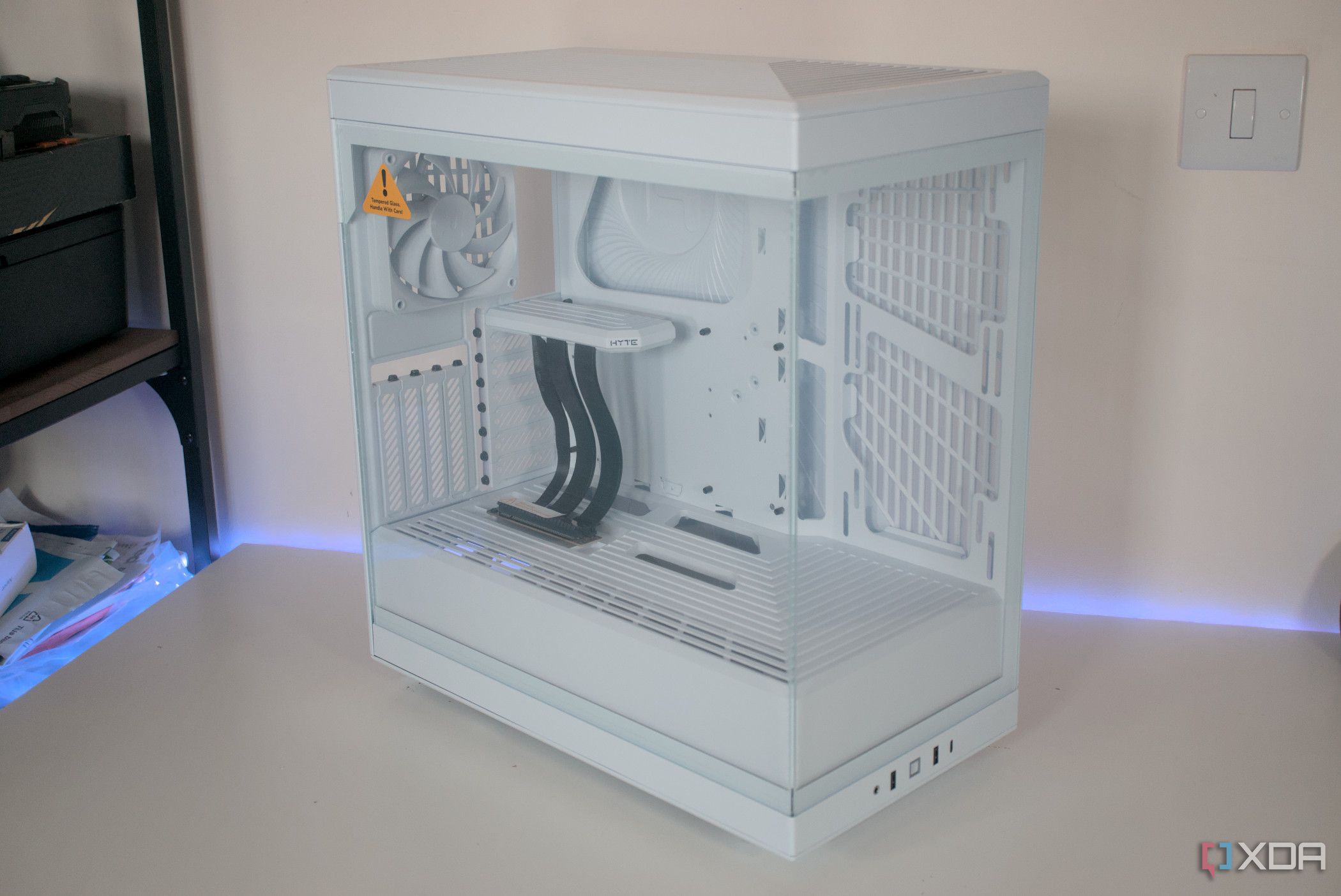 HYTE Y40 Snow White Edition PC case review: Hot looks with even