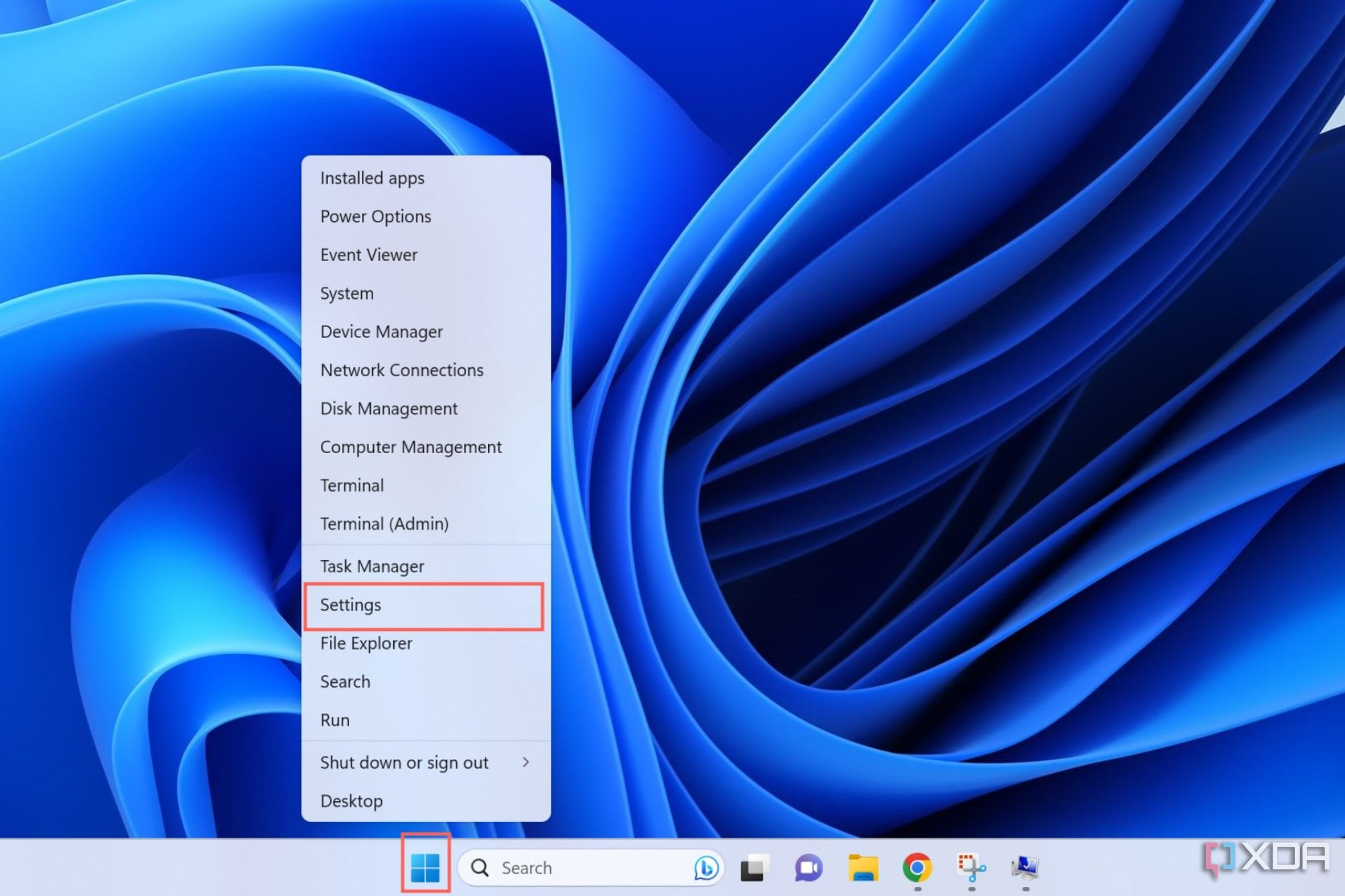 Una captura de pantalla que muestra el procedimiento para abrir Configuración en Windows 11