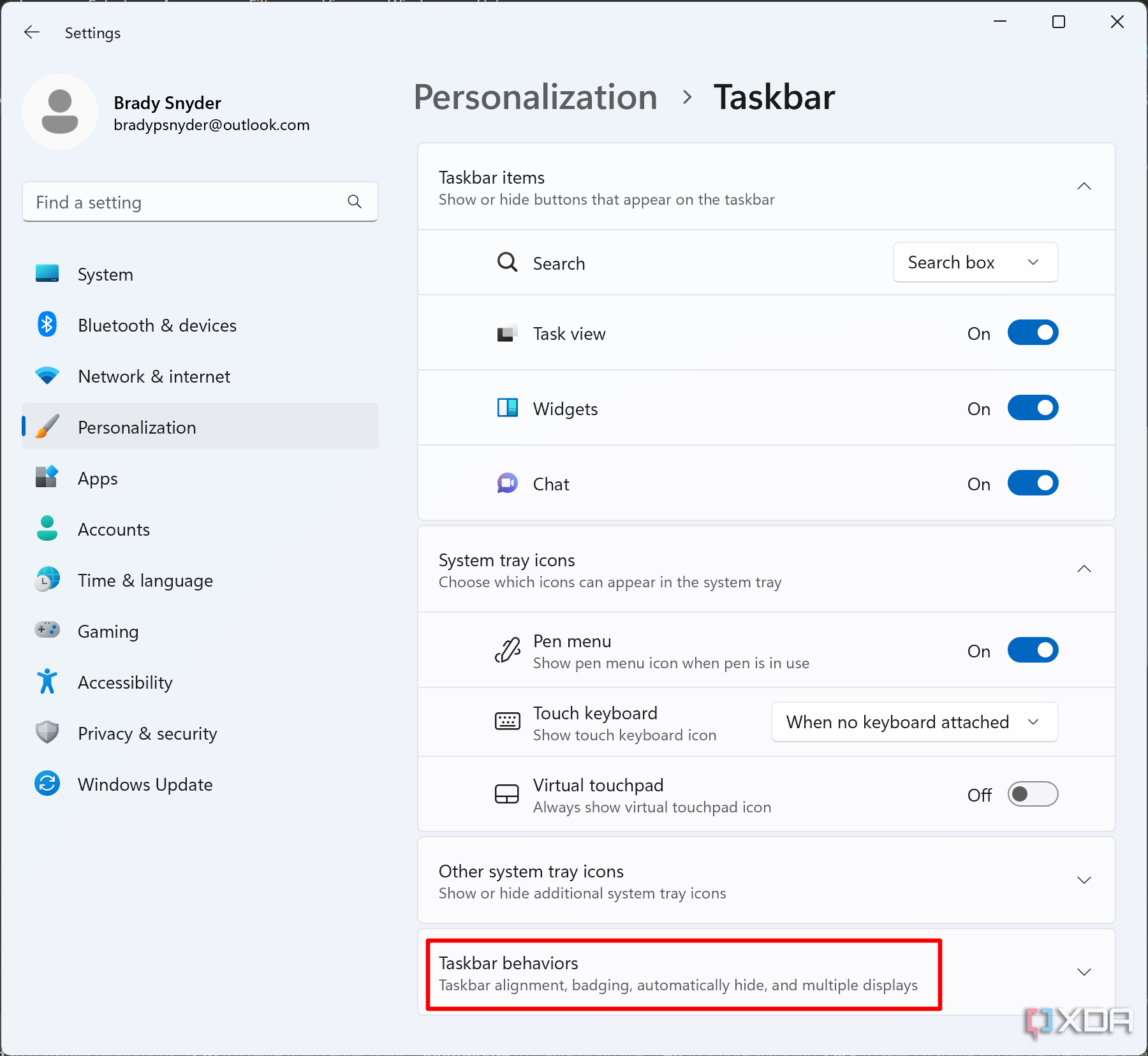 The taskbar behaviors tab in the personalization settings of Windows 11. 