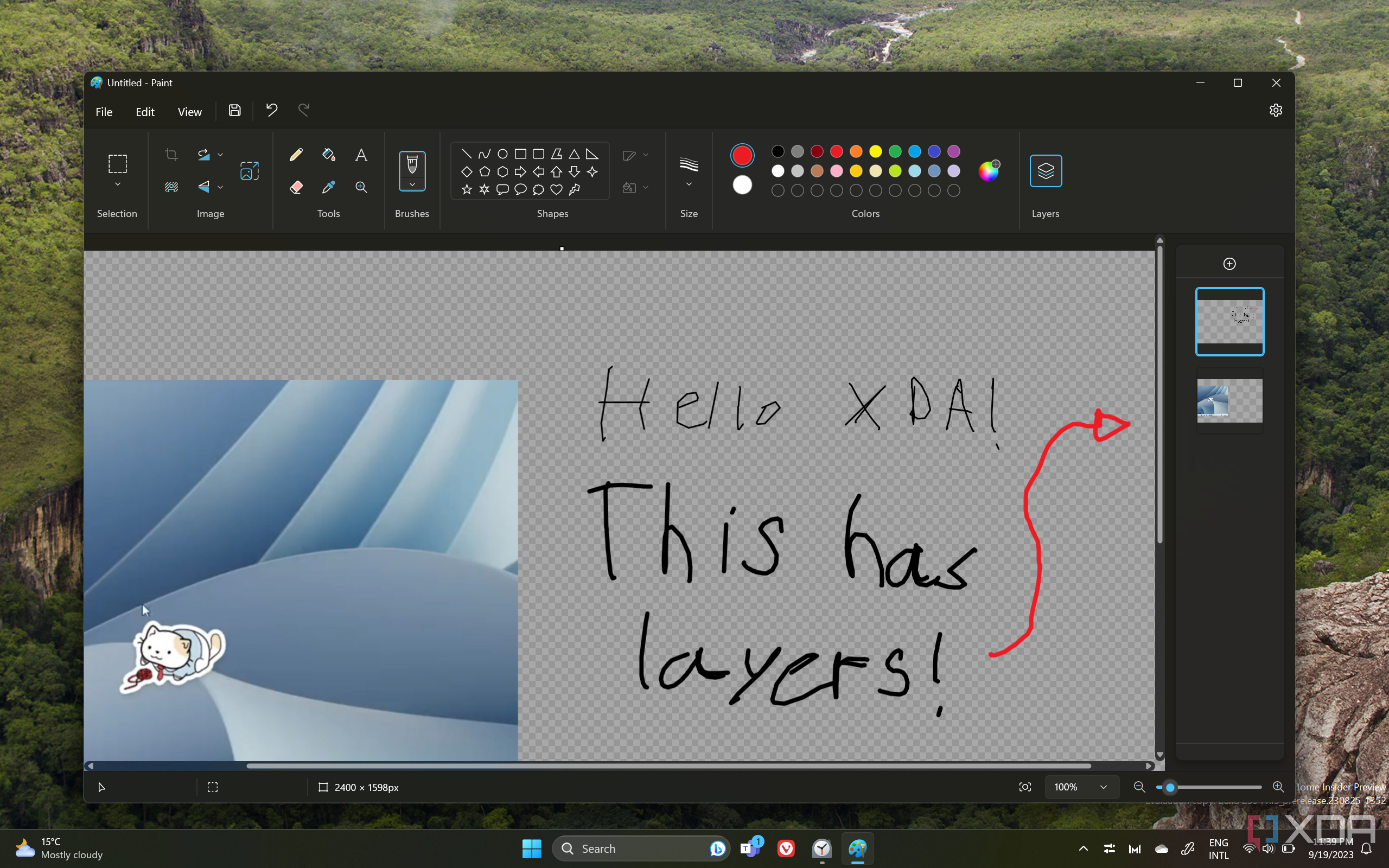 Screenshot Windows 11 Paint editing an image with a transparent background and layers