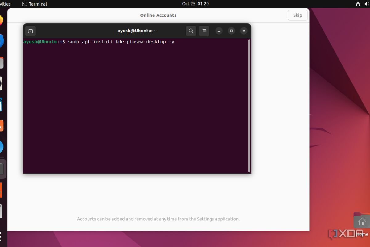 Снимок экрана, показывающий команду терминала для установки KDE Plasma.
