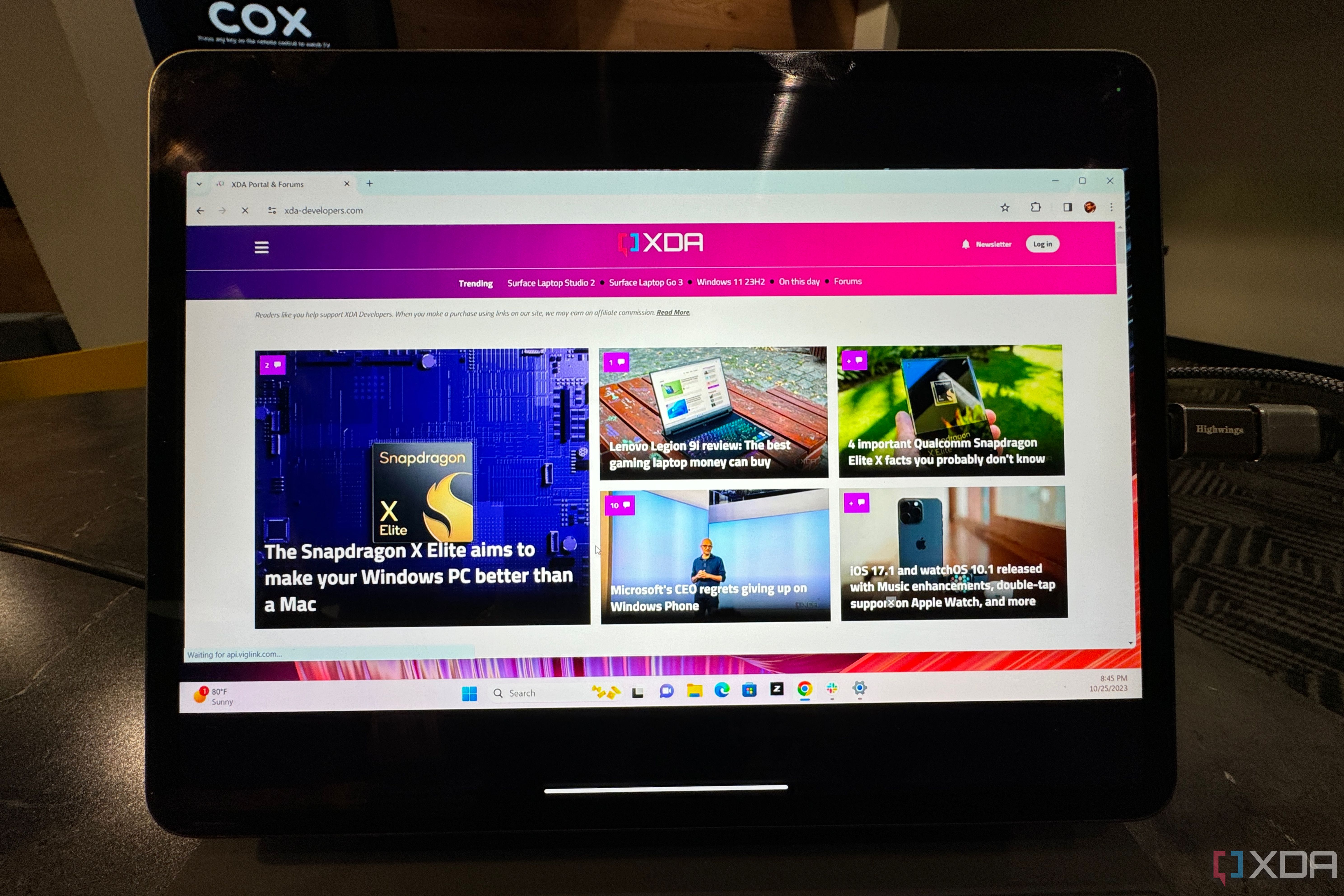 An XDA website on a Windows laptop was sent to an iPad using Orion.