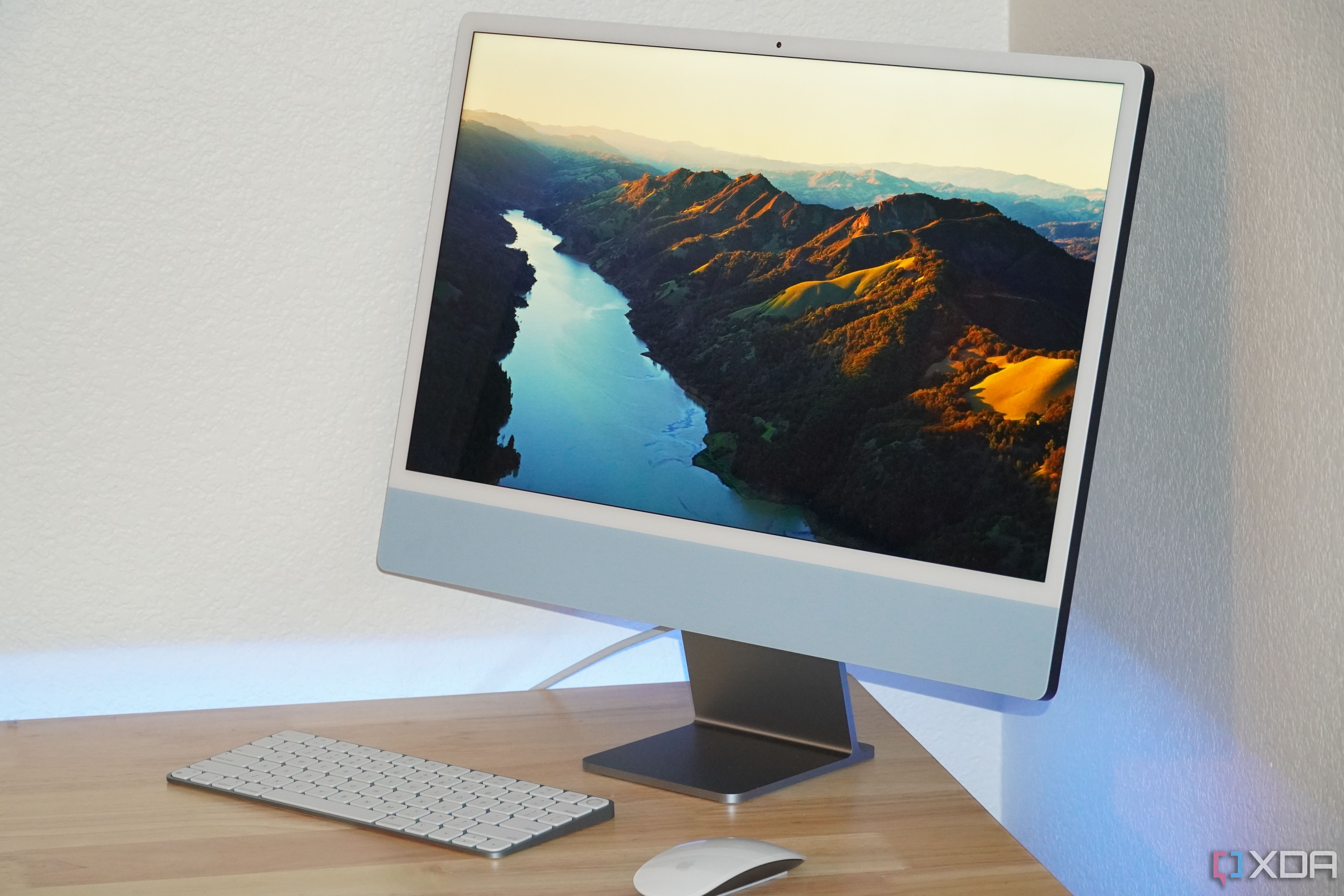 Заставка iMac Display Sonoma River
