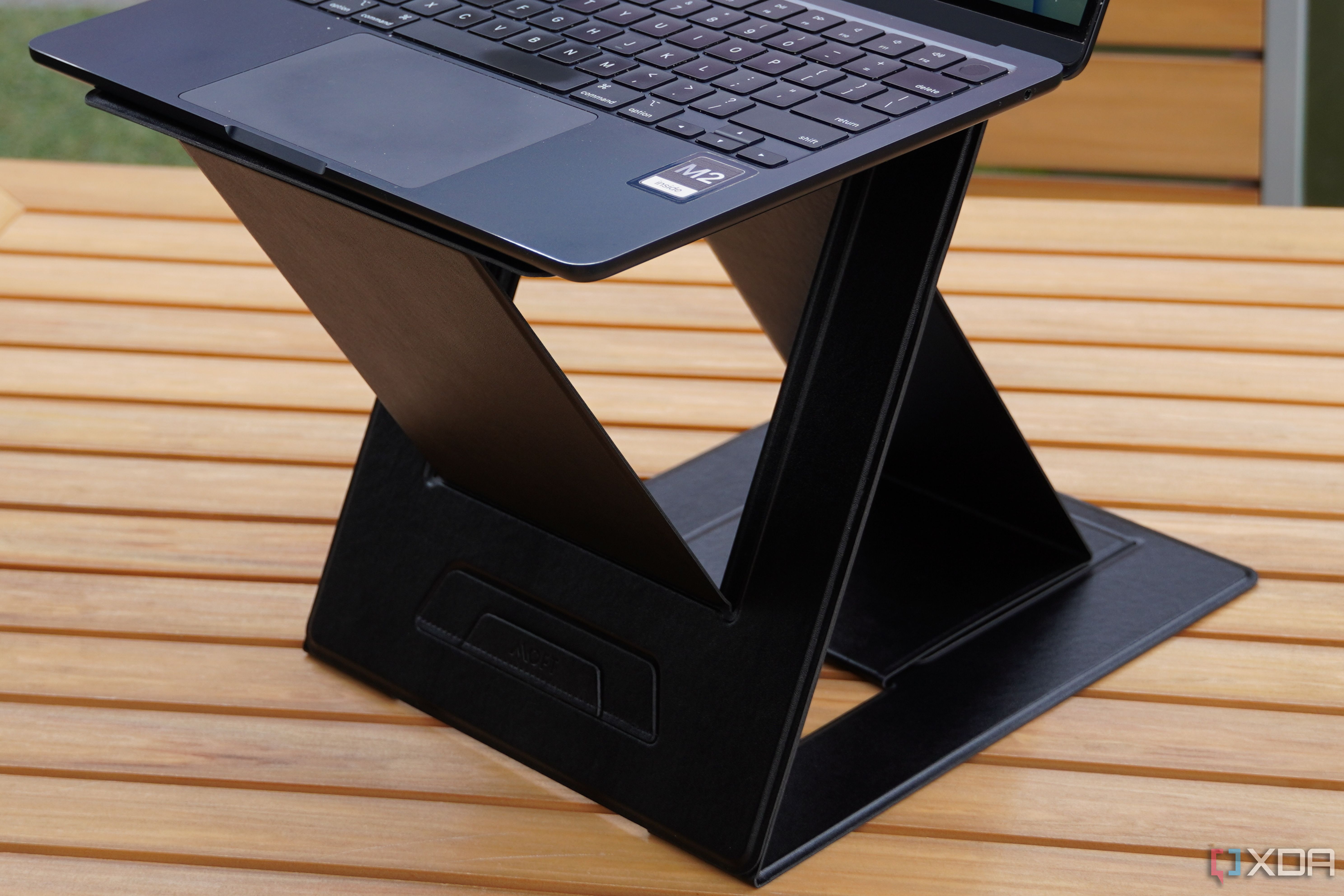 Moft Z SitStand Laptop Desk review A surprisinglygreat way to use a standing desk on the go