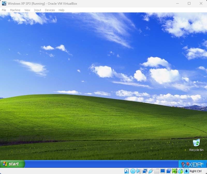 Windows XP desktop running in VirtualBox