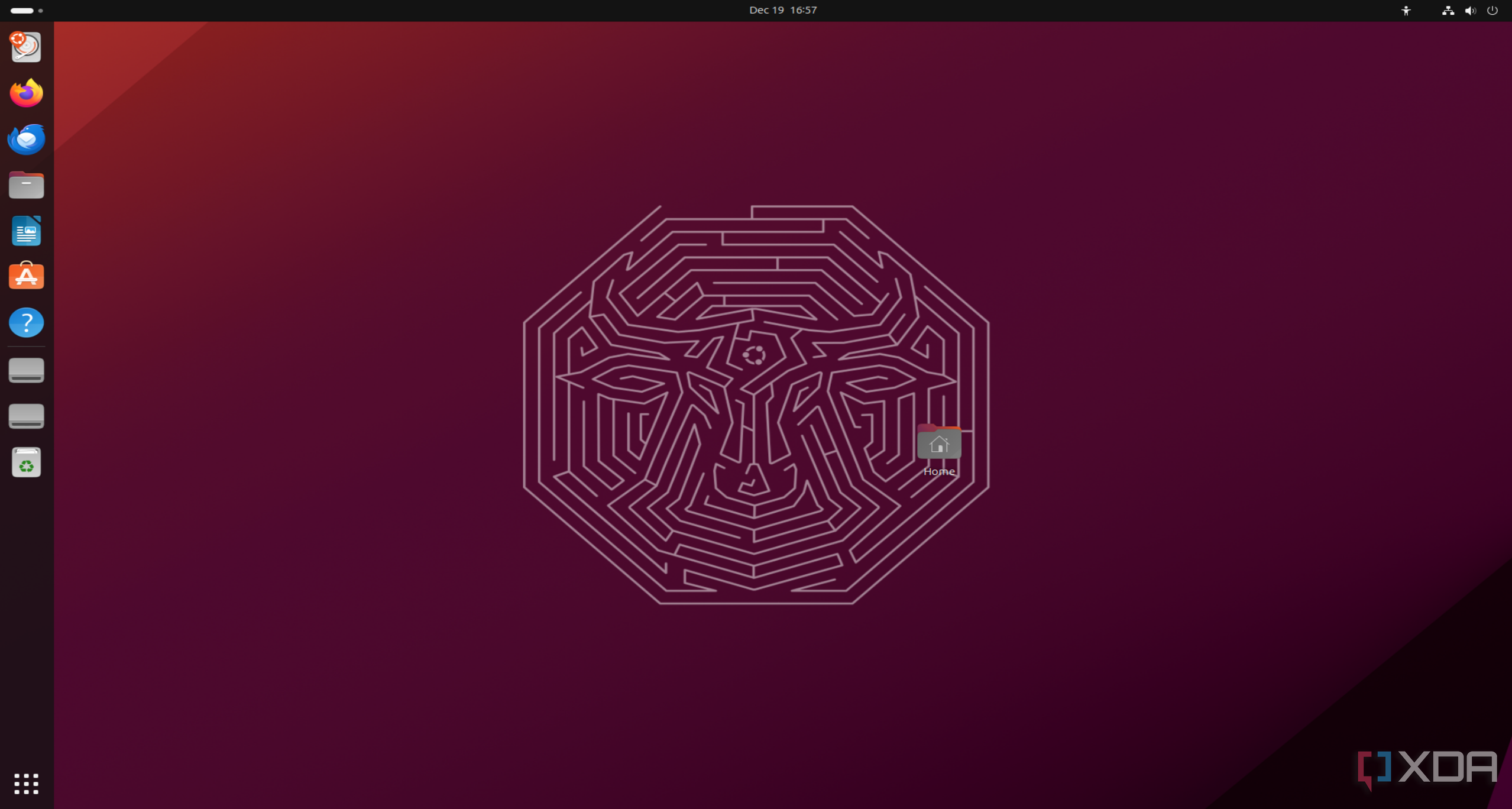 A screenshot of the Ubuntu 23.10 Default Desktop
