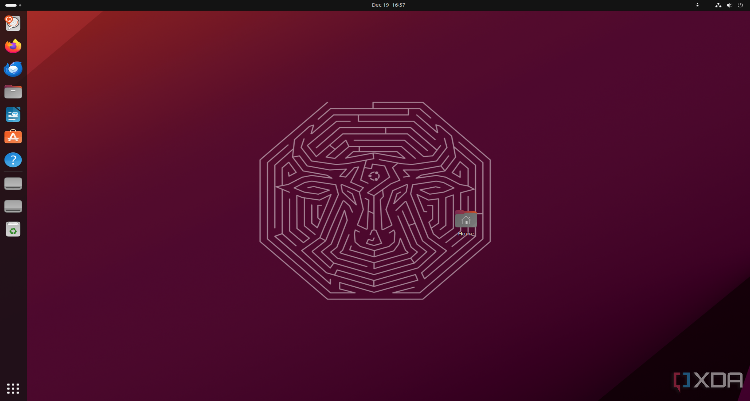 A screenshot of the Ubuntu 23.10 Default Desktop