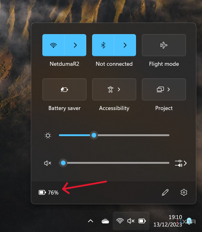 El menú de configuración rápida de Windows 11 muestra el icono de la batería