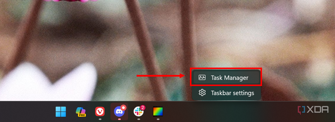 Screenshot of the Windows 11 taskbar context menu with thew Task Manager button highlighted