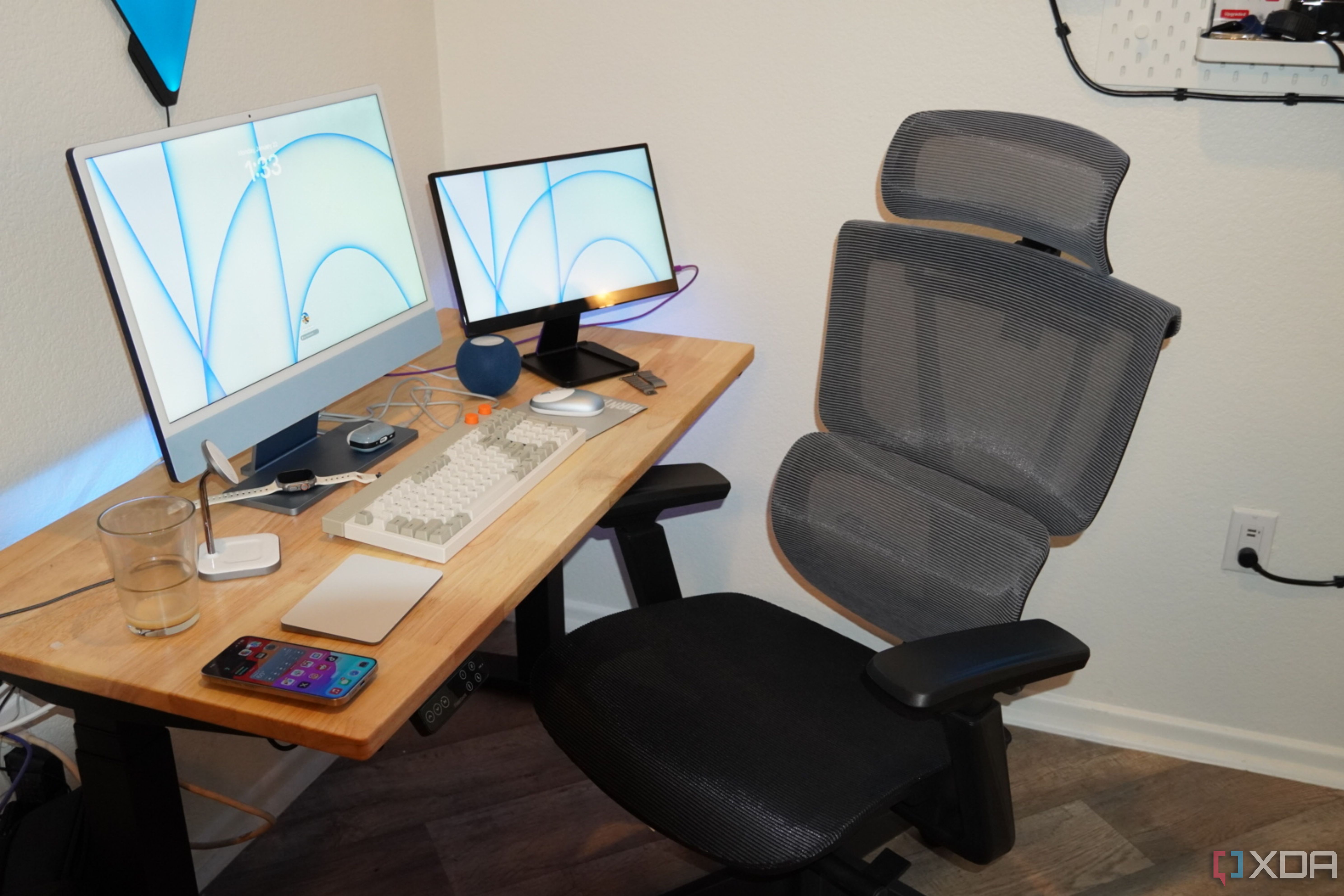 The FlexiSpot C7 chair at a desk.
