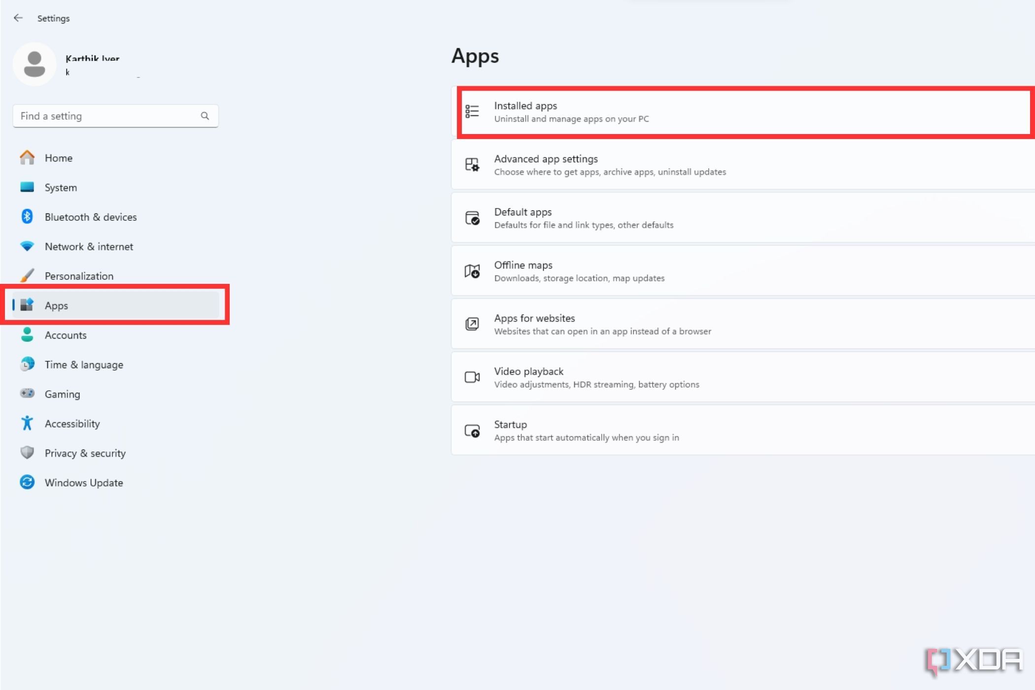 Una captura de pantalla que muestra las opciones Aplicaciones y Aplicaciones instaladas resaltadas en la configuración de Windows.