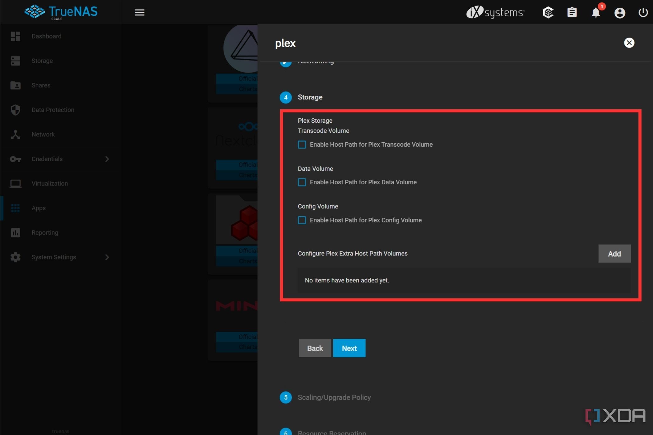 Una captura de pantalla que muestra la pantalla de configuración de almacenamiento resaltada en el menú de configuración de TrueNAS plex.