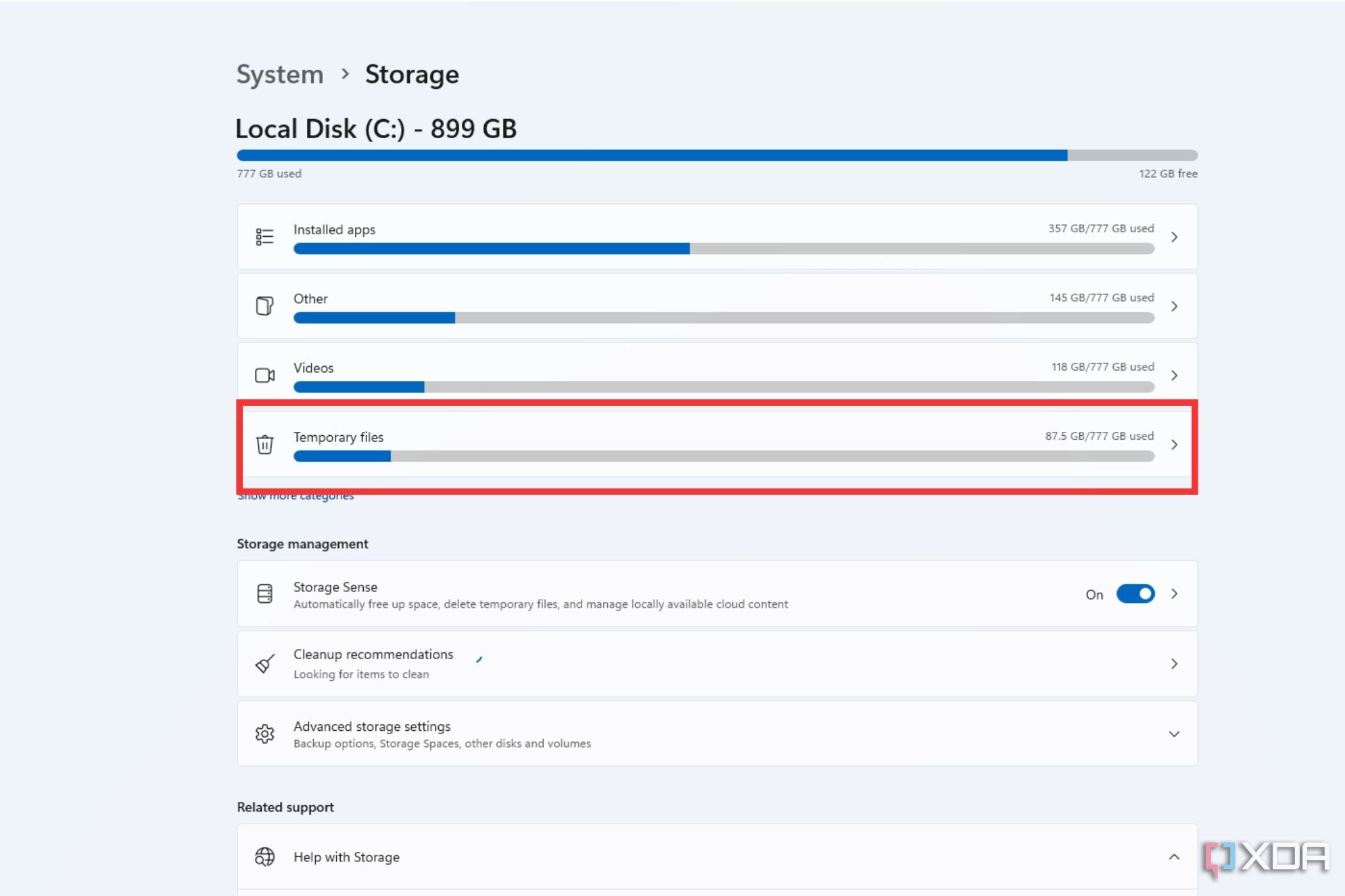 Una captura de pantalla que muestra la opción Archivos temporales resaltada en la página de configuración de Windows.