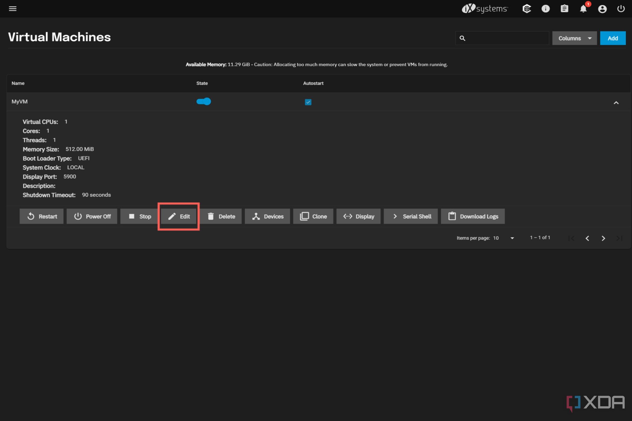 Una captura de pantalla de TrueNAS SCALE que muestra la opción para editar la configuración de una máquina virtual