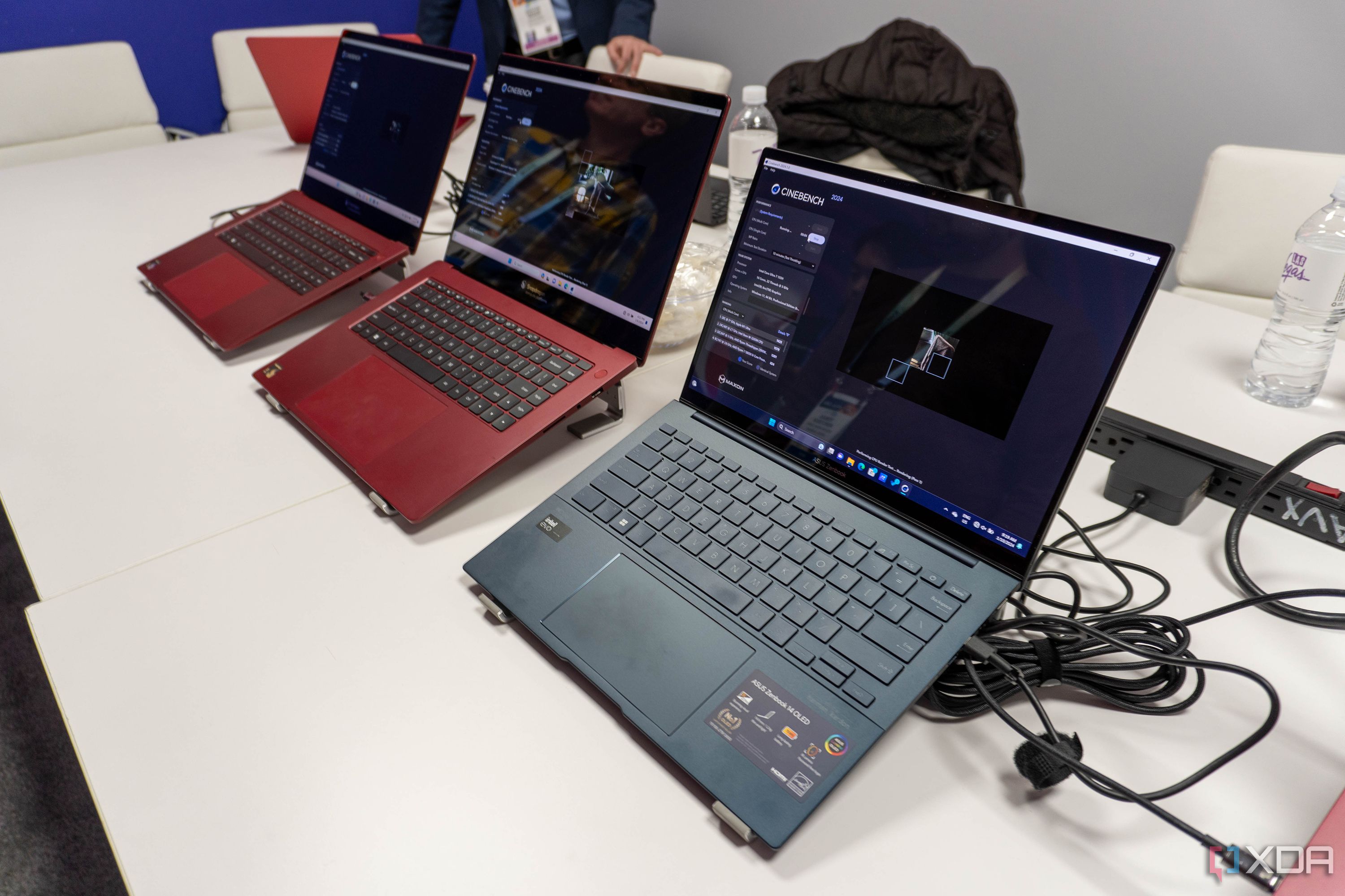 Asus Zenbook 14-2 con Qualcomm Snapdragon X Elite