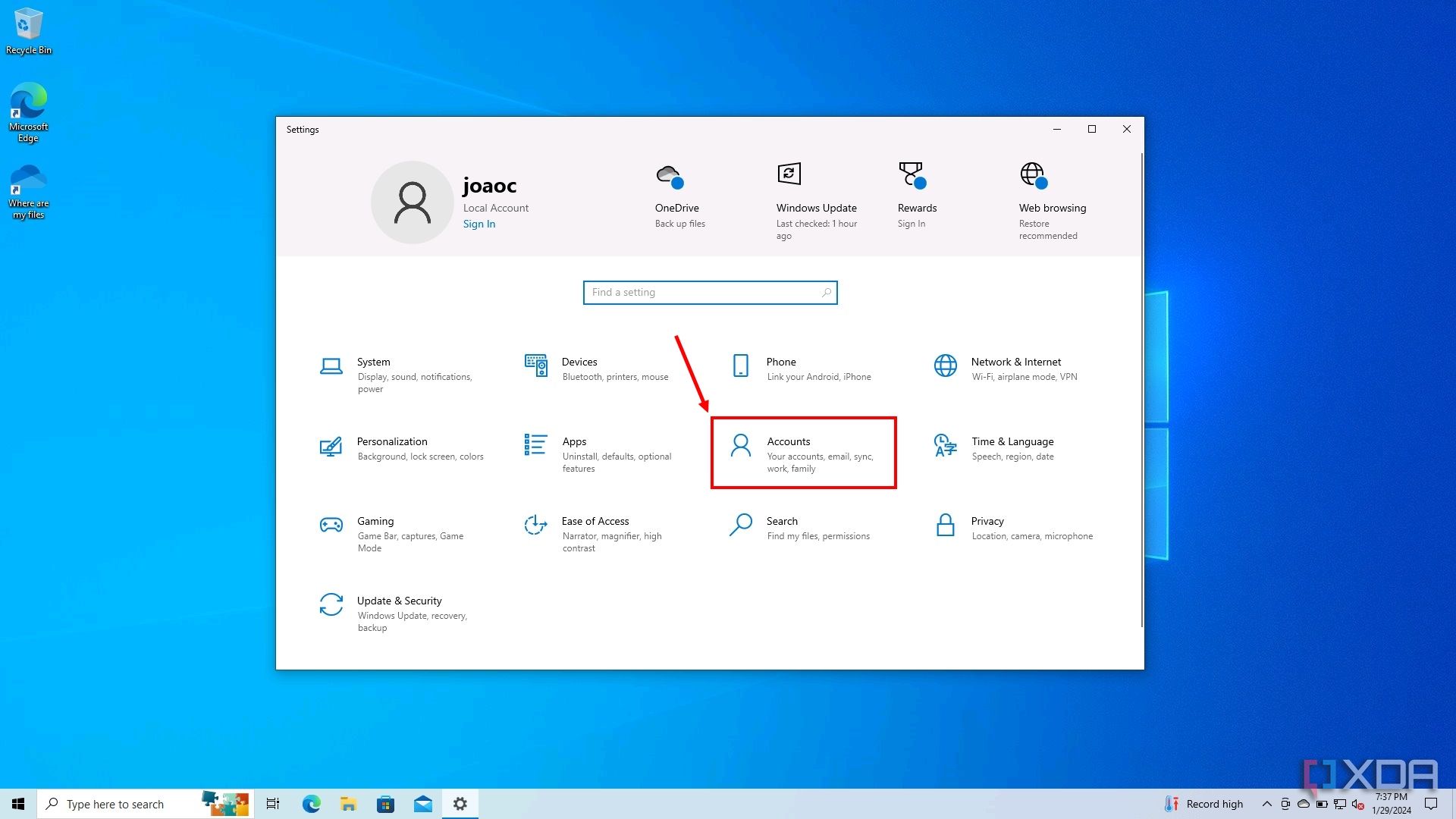 Captura de pantalla de la configuración de Windows 10 con la opción Cuentas resaltada