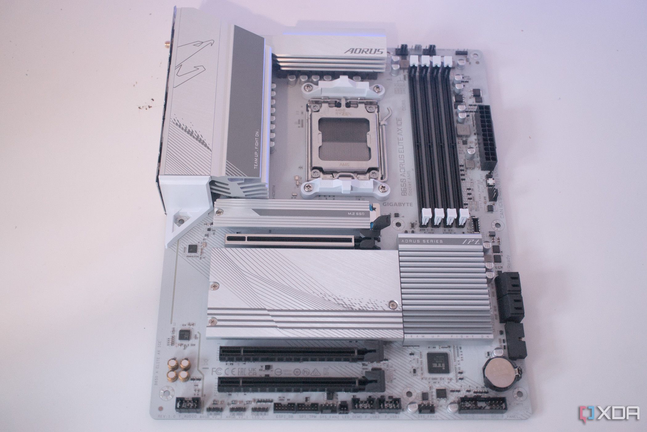 Gigabyte B650 Aorus Elite AX Ice review: Making the most of the