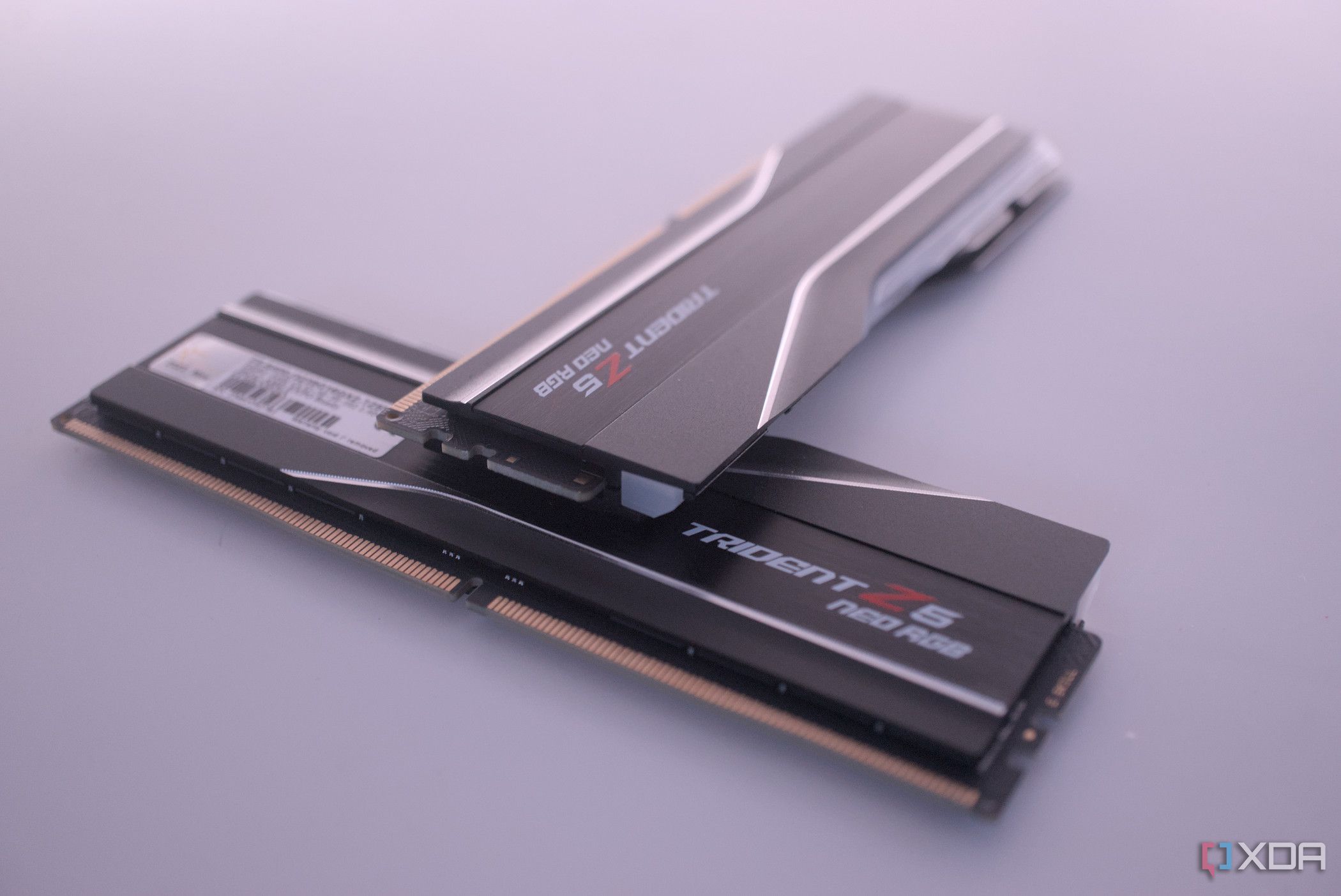 What's the difference between DDR5 and LPDDR5?