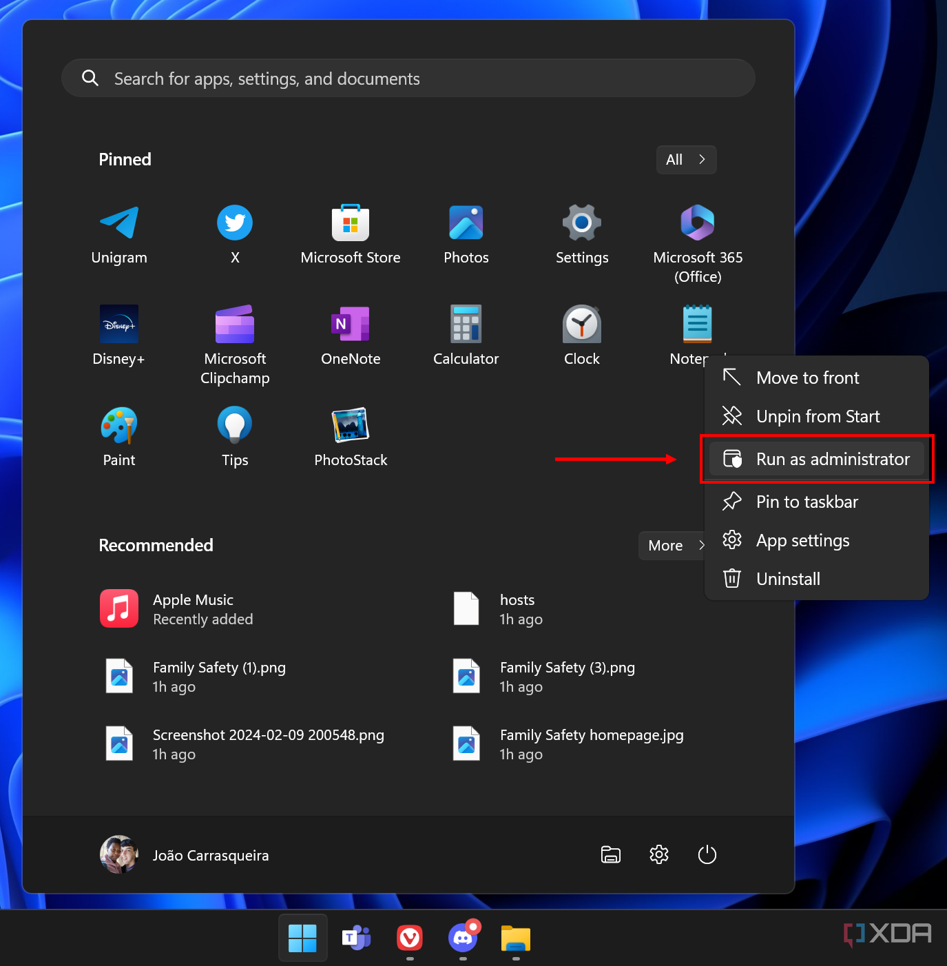 Screenshot of the Windows 11 Start menu with the option to run Notepad as administrator