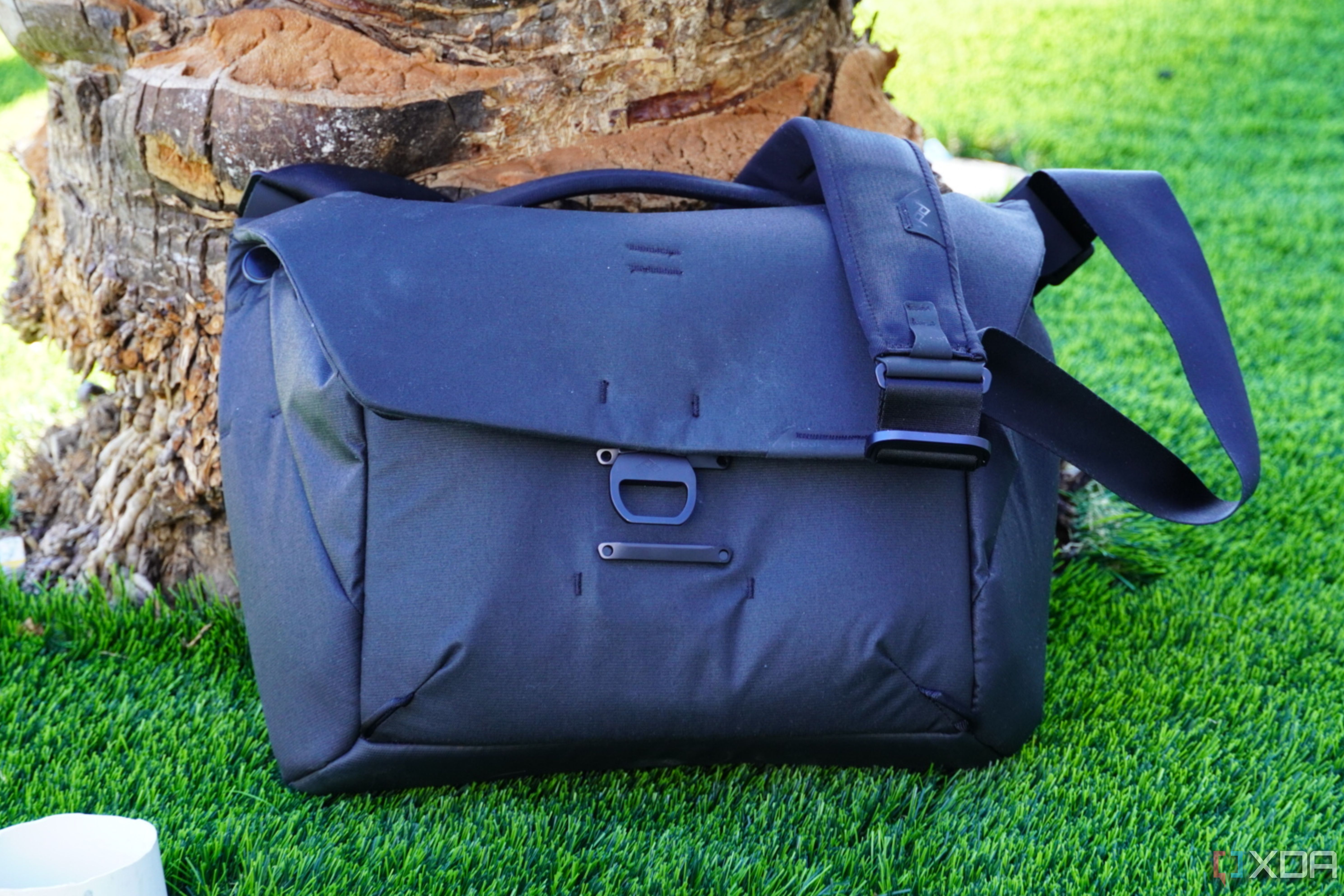 PEAK■Dual Tech Messenger Bag■送料込 Amazon.com: Peak Design Everyday Messenger V3 13L, Black