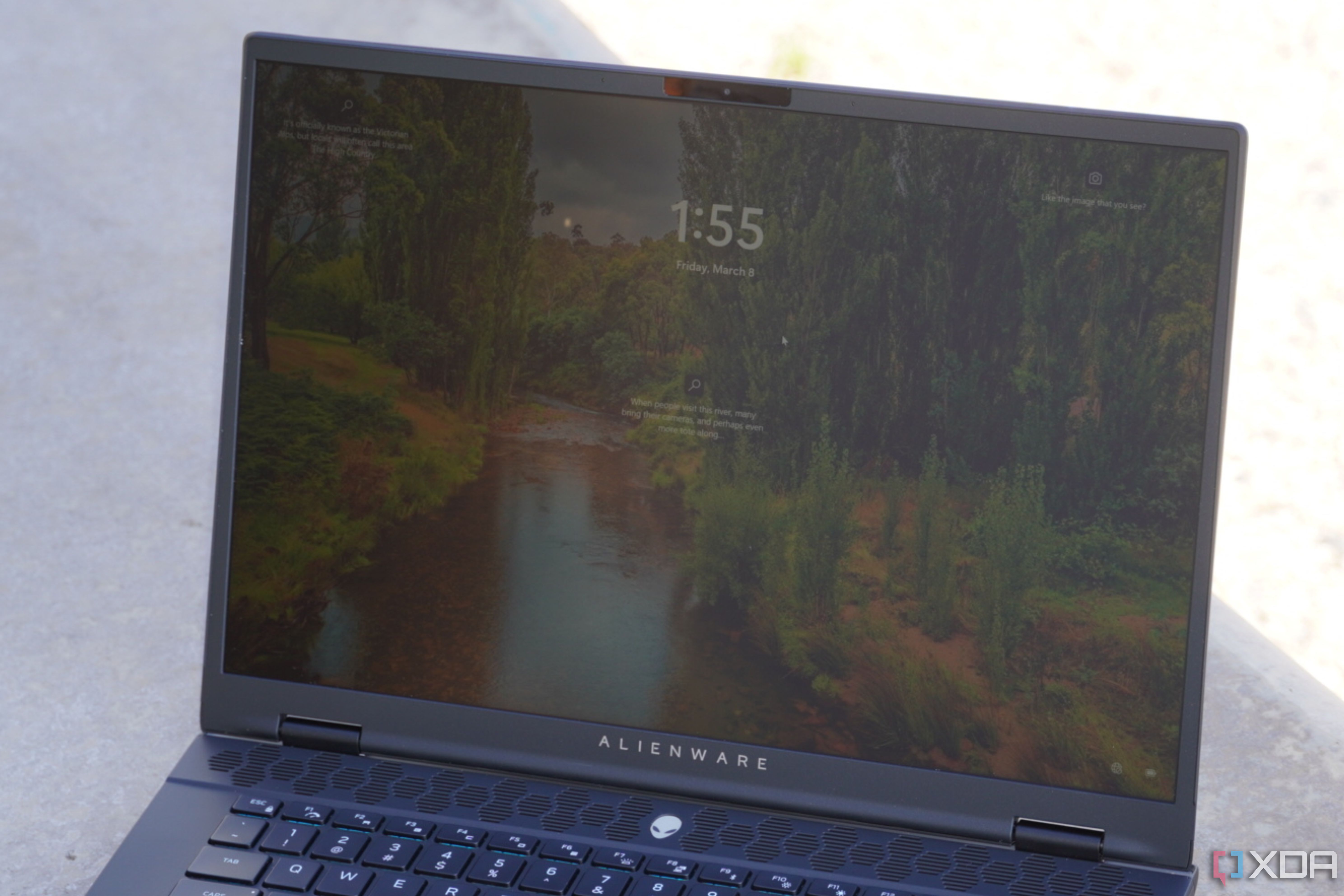 La pantalla del Alienware m16 R2.