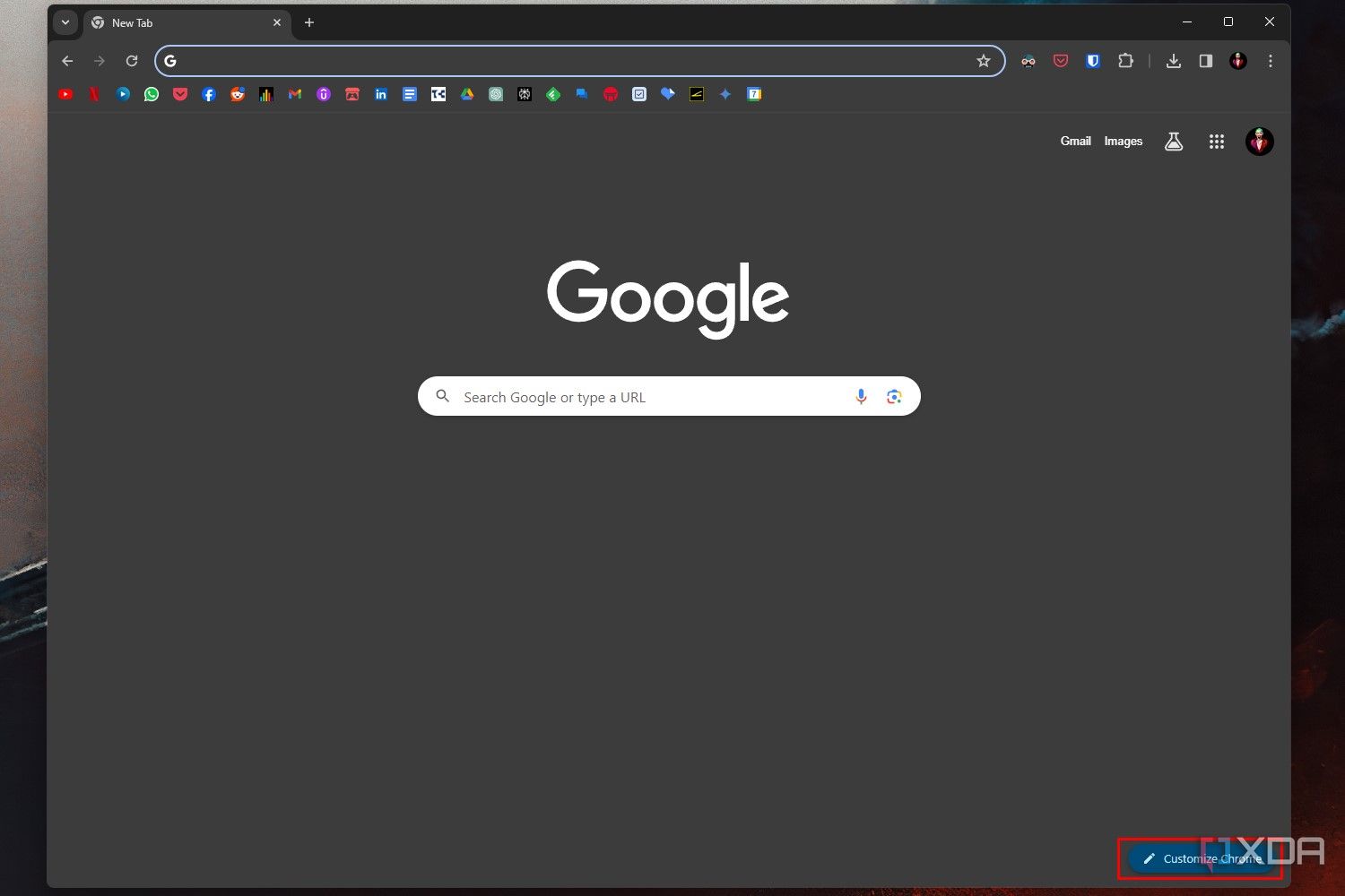 Снимок экрана Windows 11, на котором выделена кнопка «Настроить Chrome» на странице новой вкладки внутри. Google Хром.