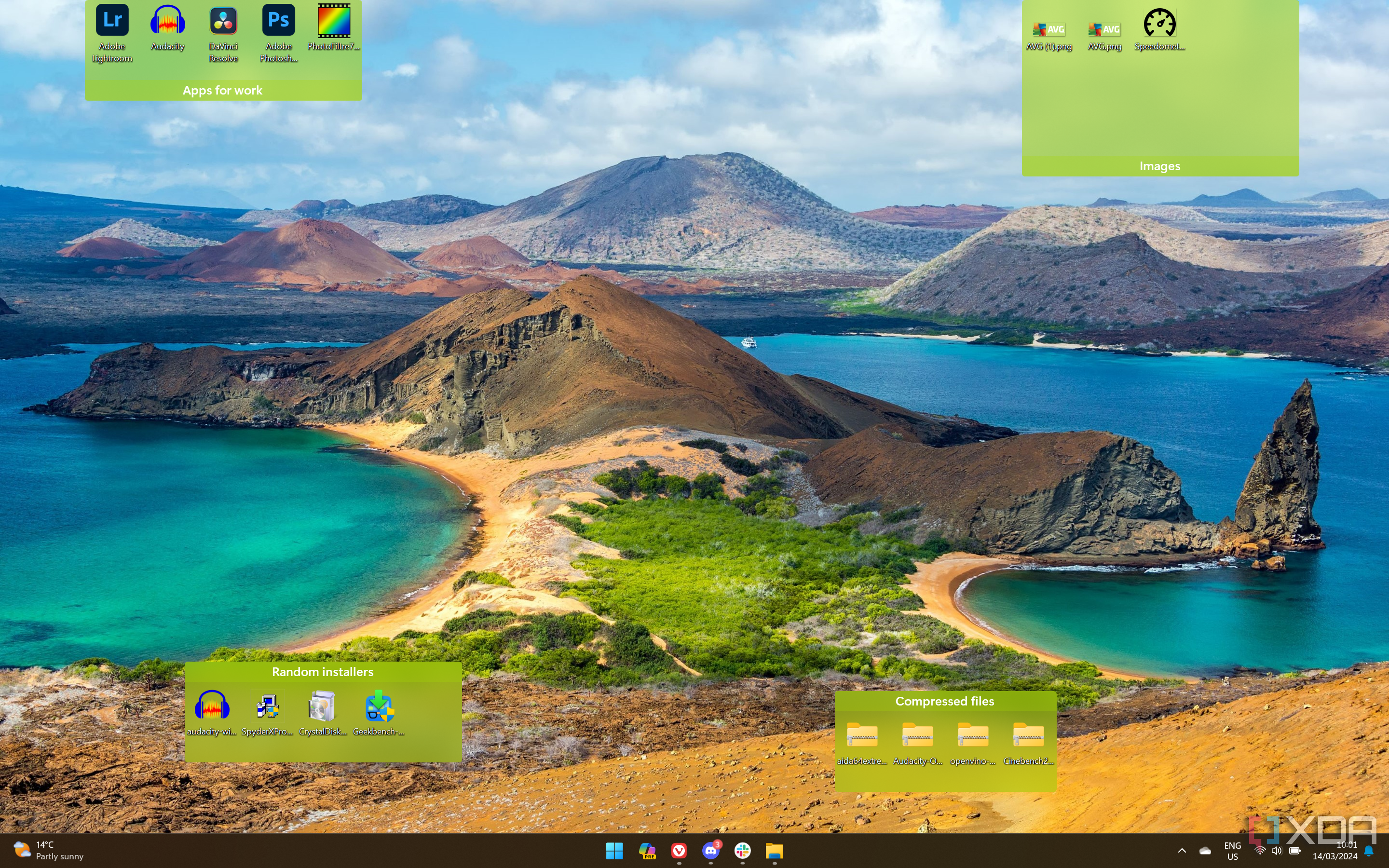 Captura de pantalla de varias vallas que organizan los íconos en un escritorio de Windows 11