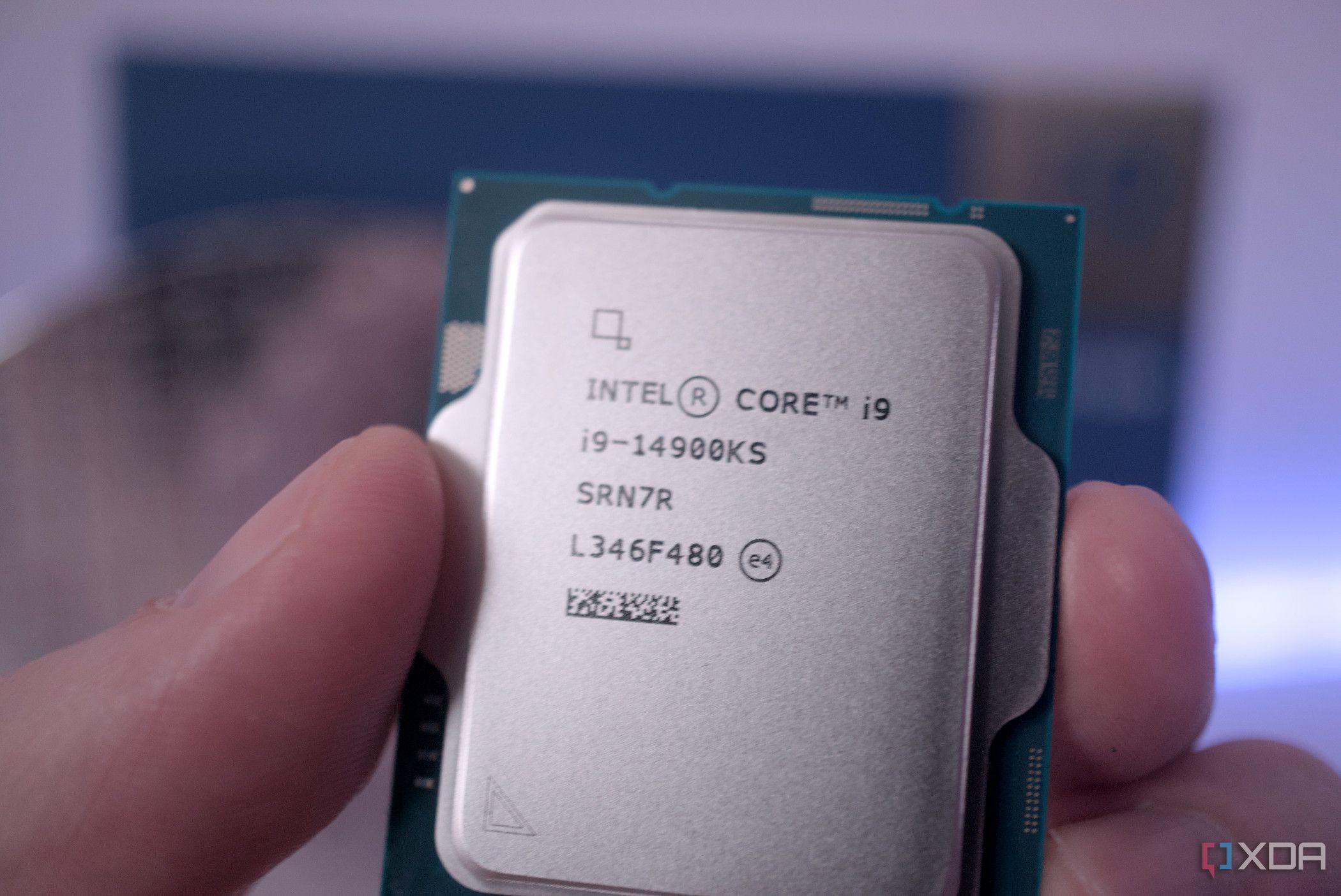 We tried cooling an Intel Core i9-14900KS passively using nothing but a giant heatsink