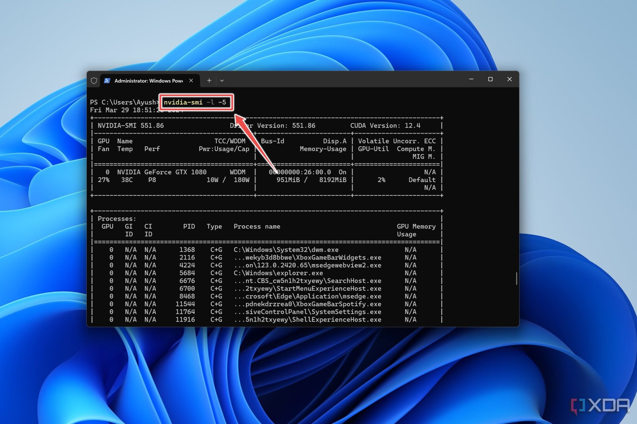 La aplicación de terminal de Windows con el comando nvidia-smi -l resaltado