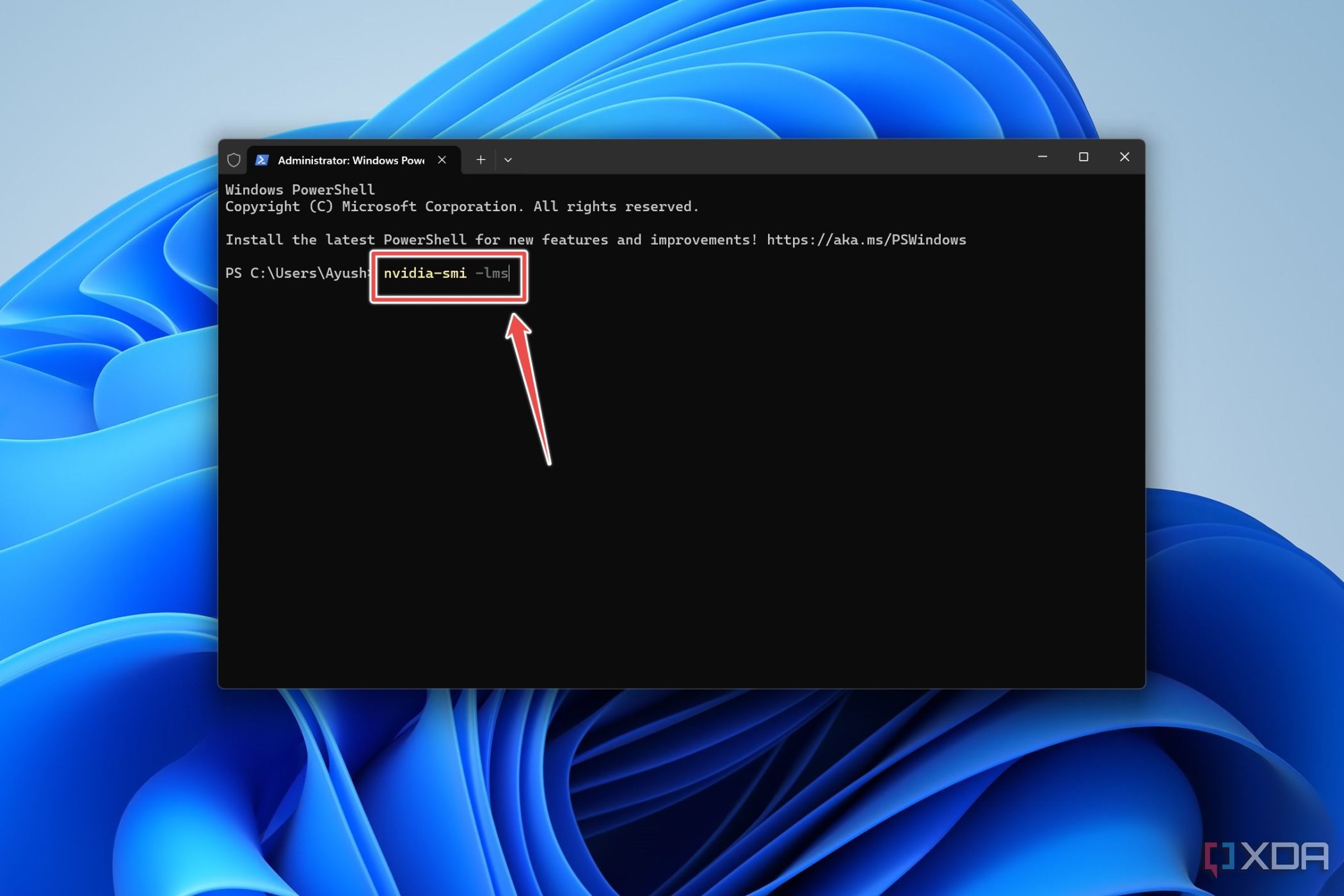 La aplicación de terminal de Windows con el comando nvidia-smi -lms resaltado