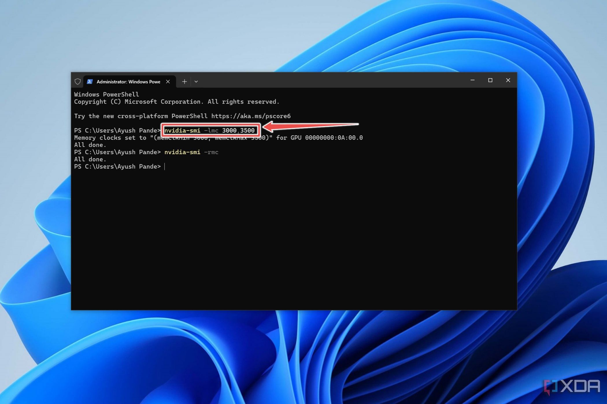 La aplicación de terminal de Windows con el comando nvidia-smi -lmc resaltado